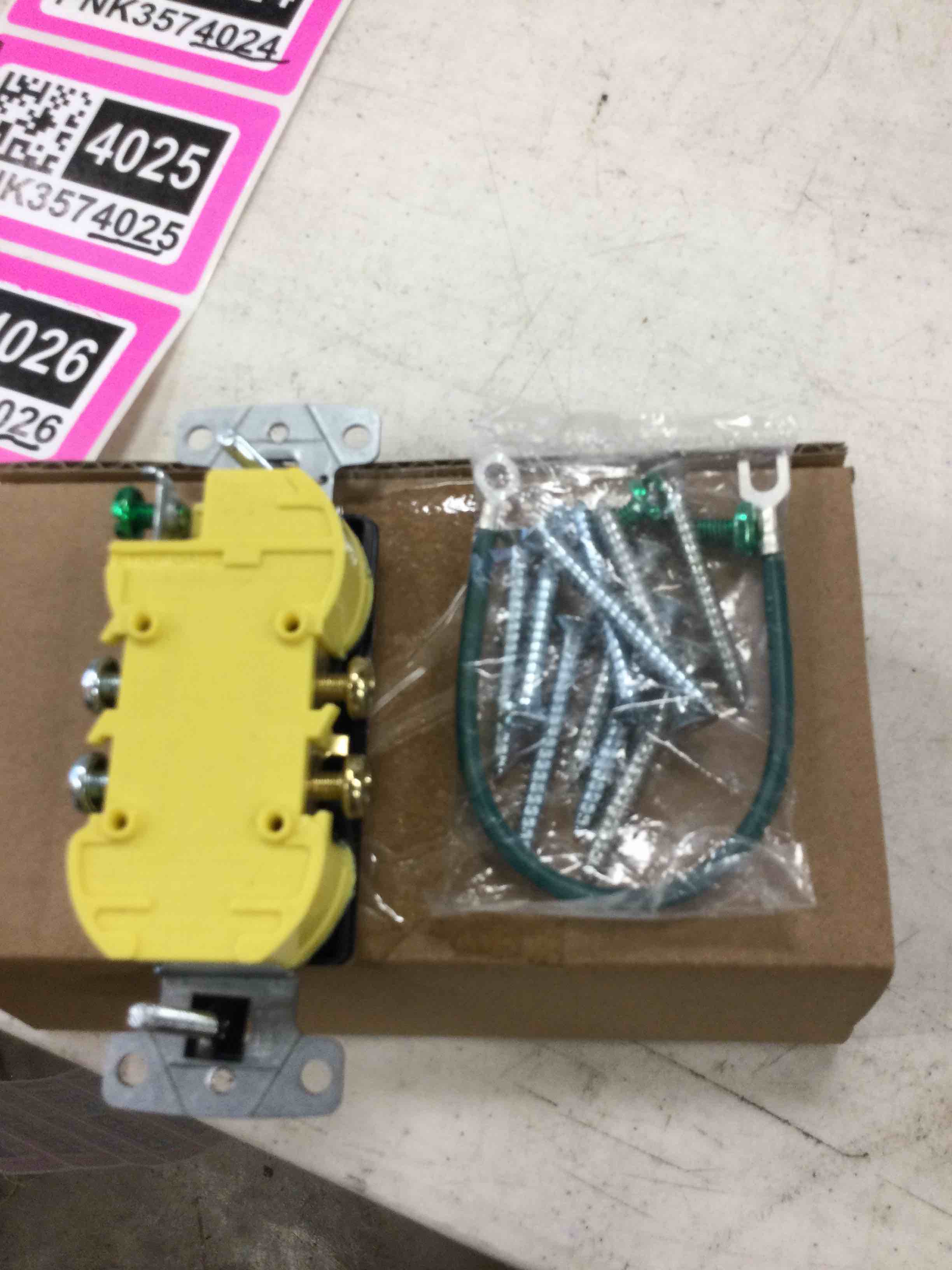 https://s3.amazonaws.com/lotting-images-prod/johnsoncity/PNK3574017_1753295420598.jpeg