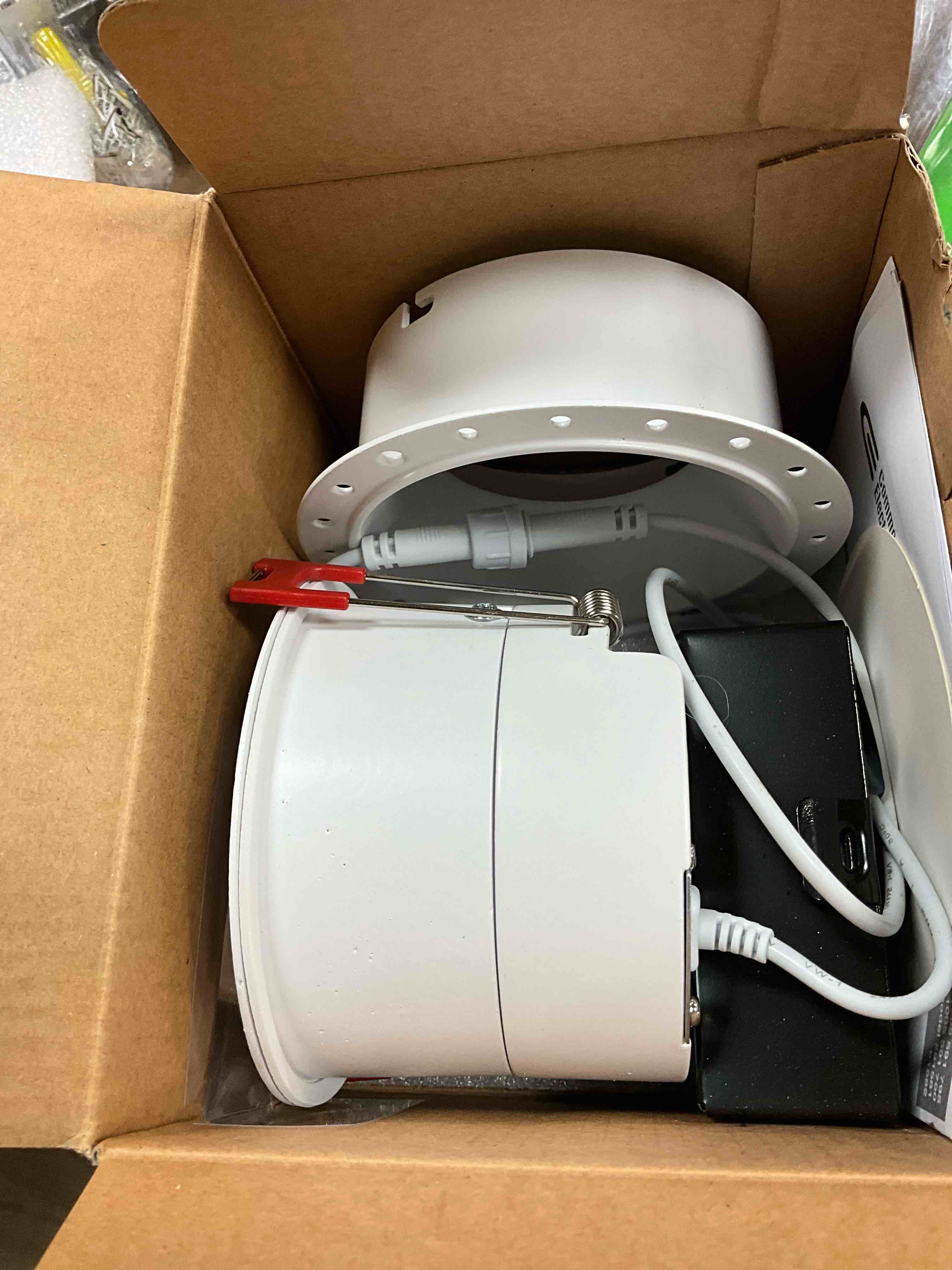 Condition photo showing New/Like New for 4in LED Trimless Recessed Kit, Soft White 