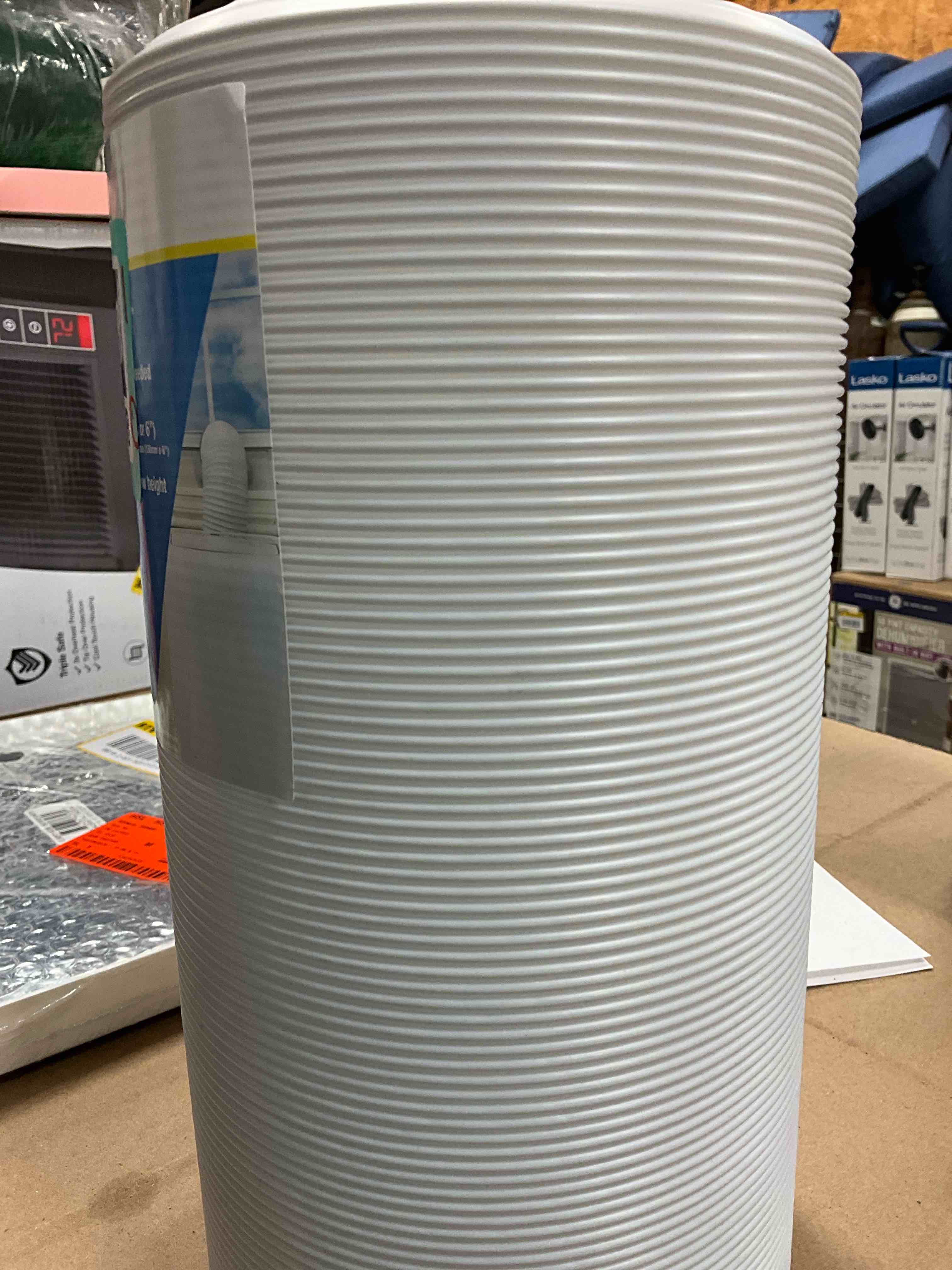 Condition photo showing New/Like New for Expandable Vent Hose, Stretches from 13 in to 60 in 