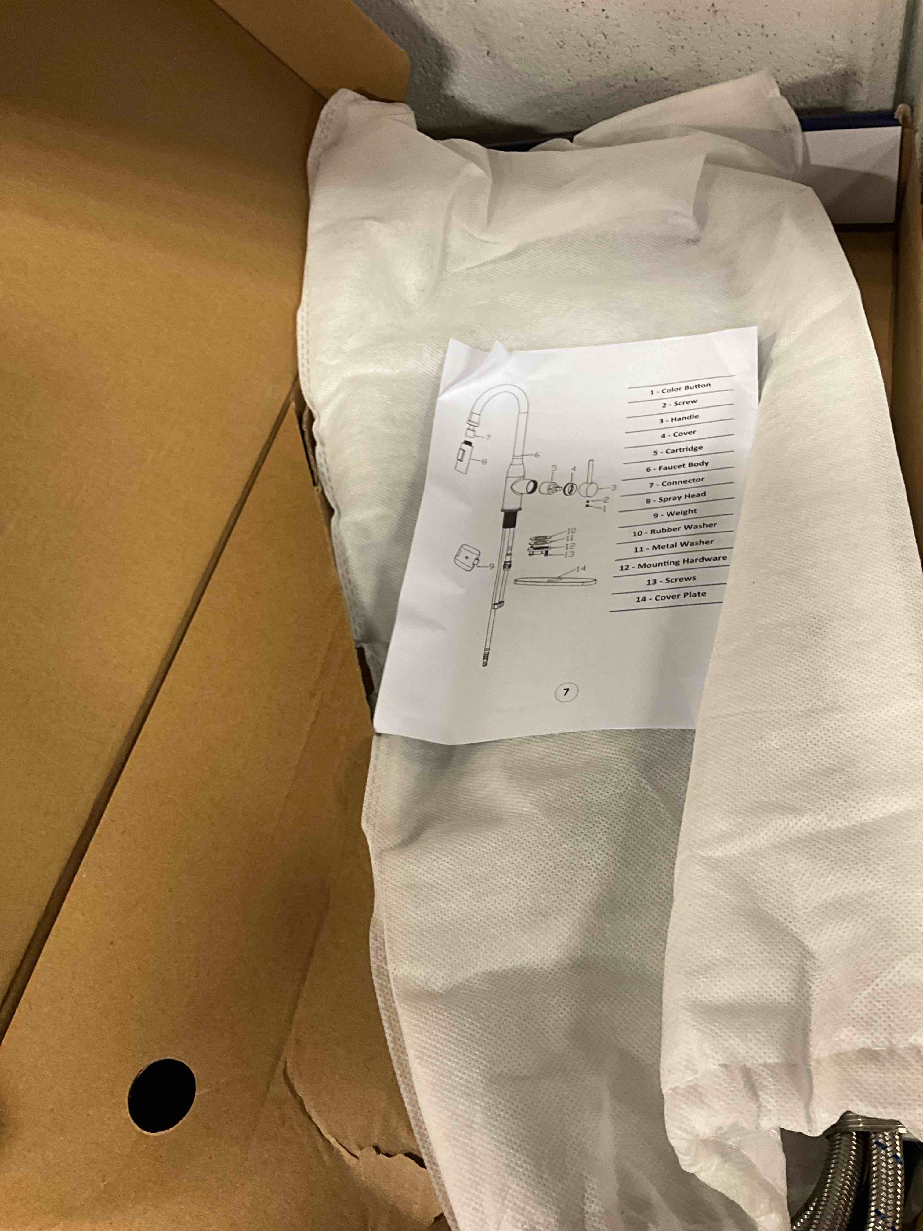 Condition photo showing Good Condition for missing weight. arezzo single handle pull out sprayer kitchen faucet deckplate included in brushed nickel