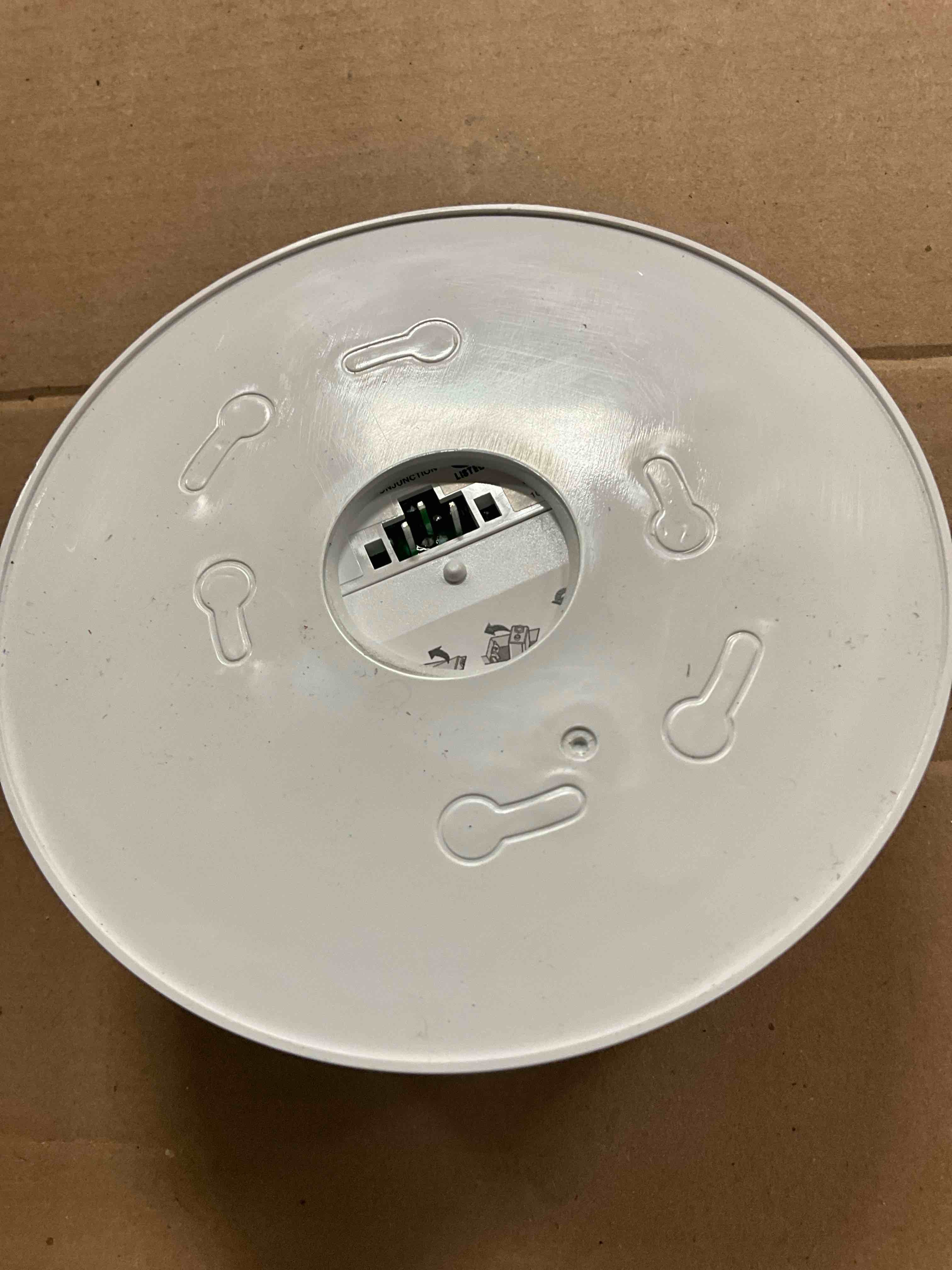 Condition photo showing New/Like New for kidde heat detector, hardwired with battery backup & 2 leds, interconnect capability, ideal for garages gas_smoke_fire_alarm