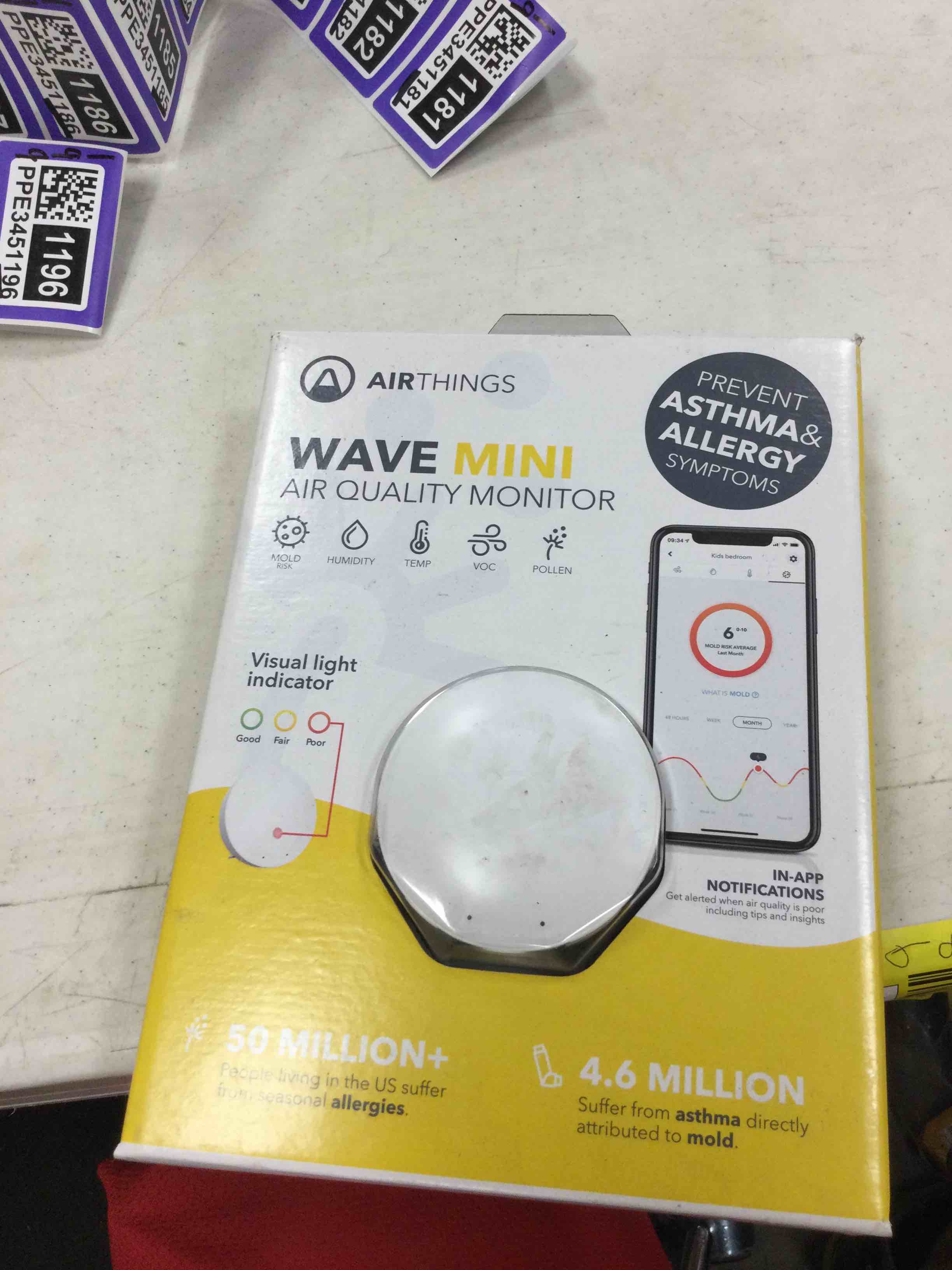 Airthings Wave Mini Battery Operated Smart Indoor Air Quality Monitor with Mold-Risk Indication