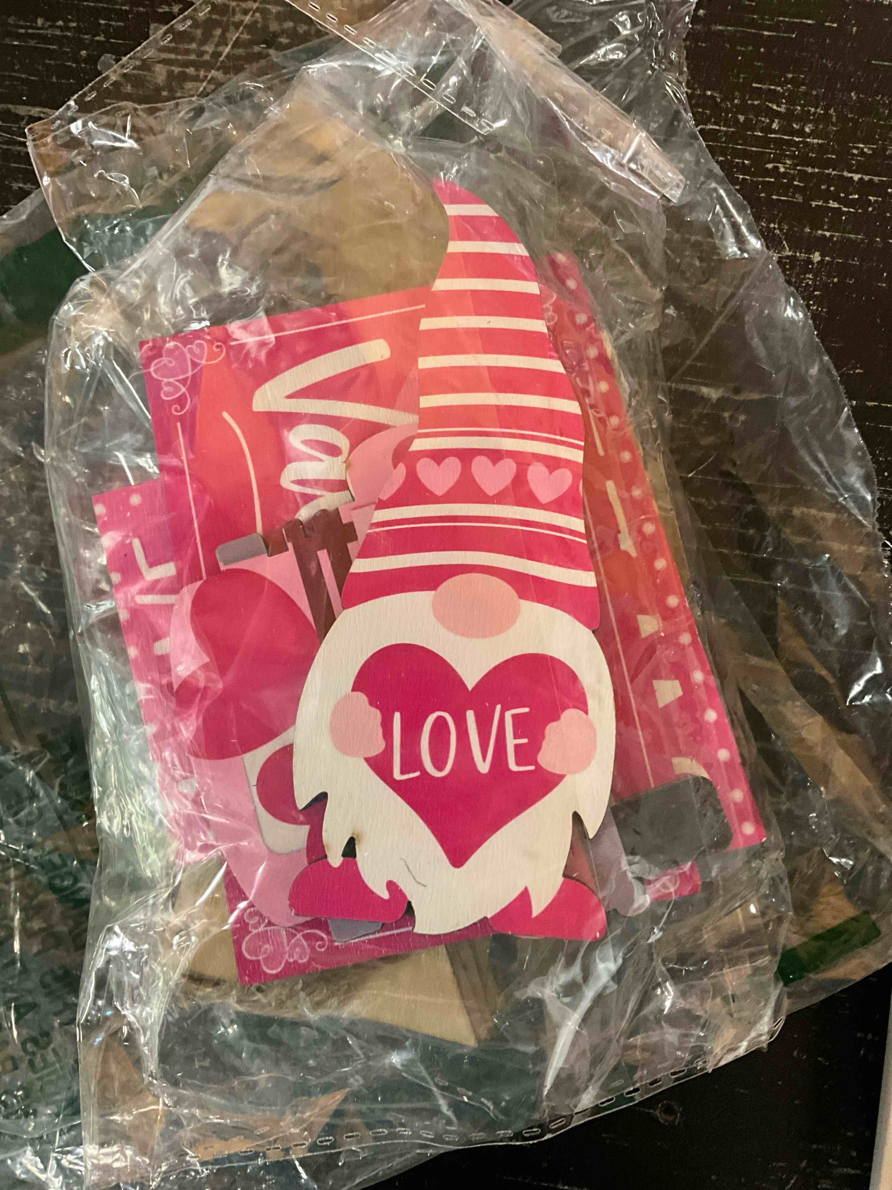 Small Wooden Valentines Day Decorations and banner 