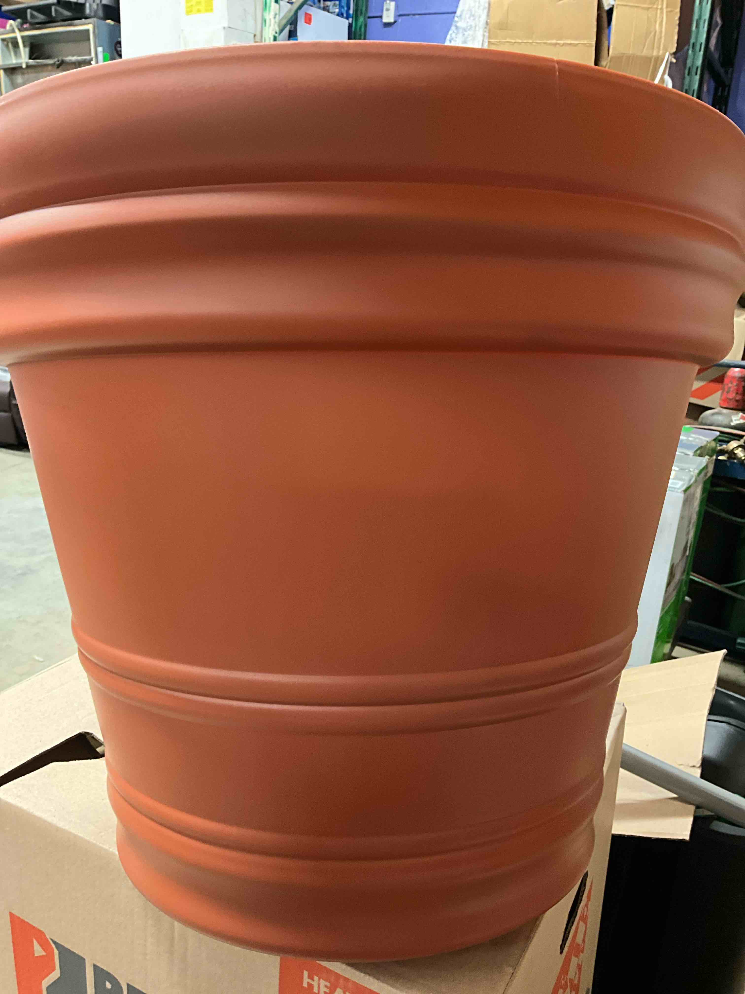 Condition photo showing New/Like New for Bloem Rolled Rim Indoor Outdoor Planter Pot Terracotta Orange 21.5"x19.5"