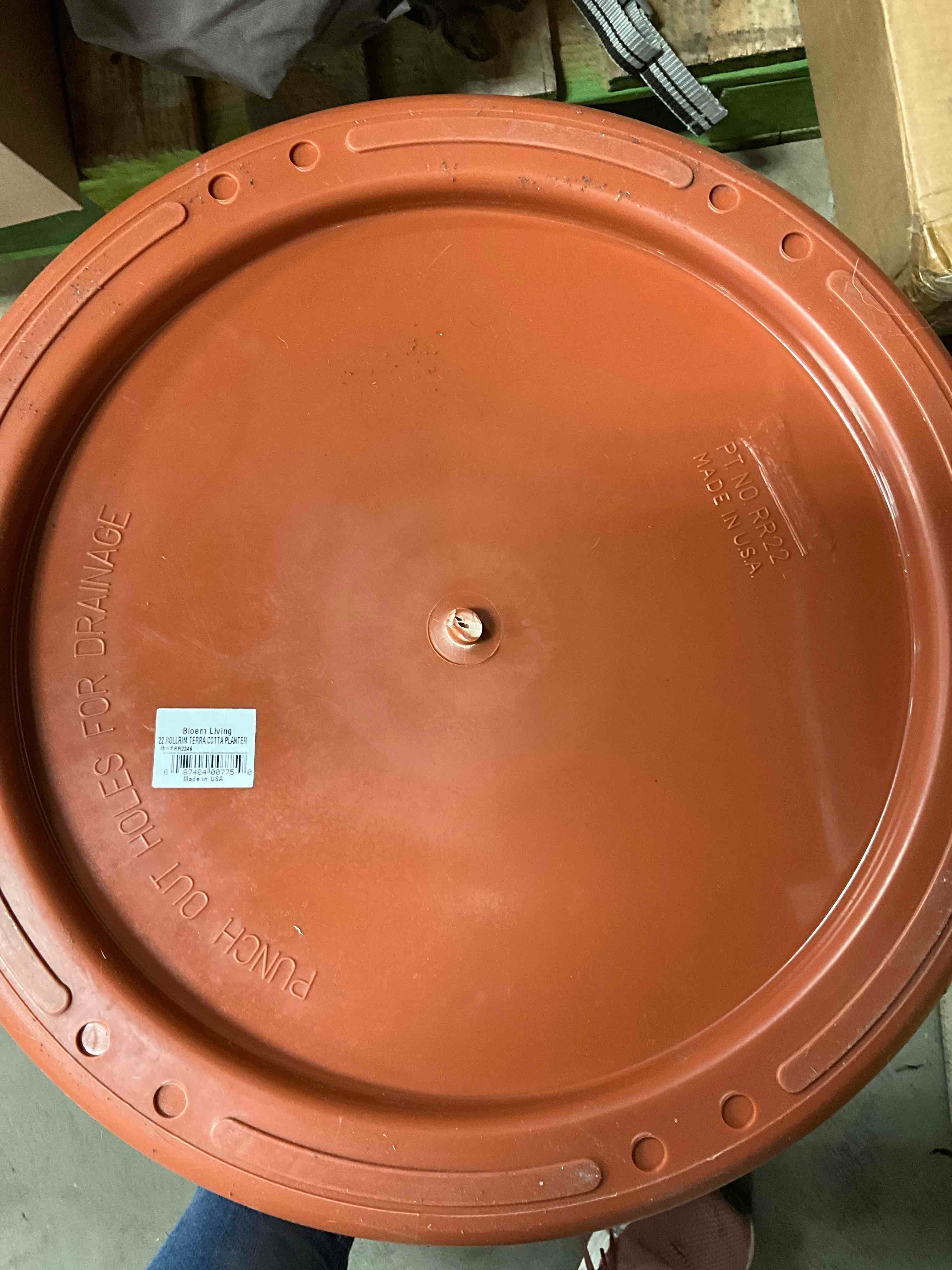 Condition photo showing New/Like New for Bloem Rolled Rim Indoor Outdoor Planter Pot Terracotta Orange 21.5"x19.5"
