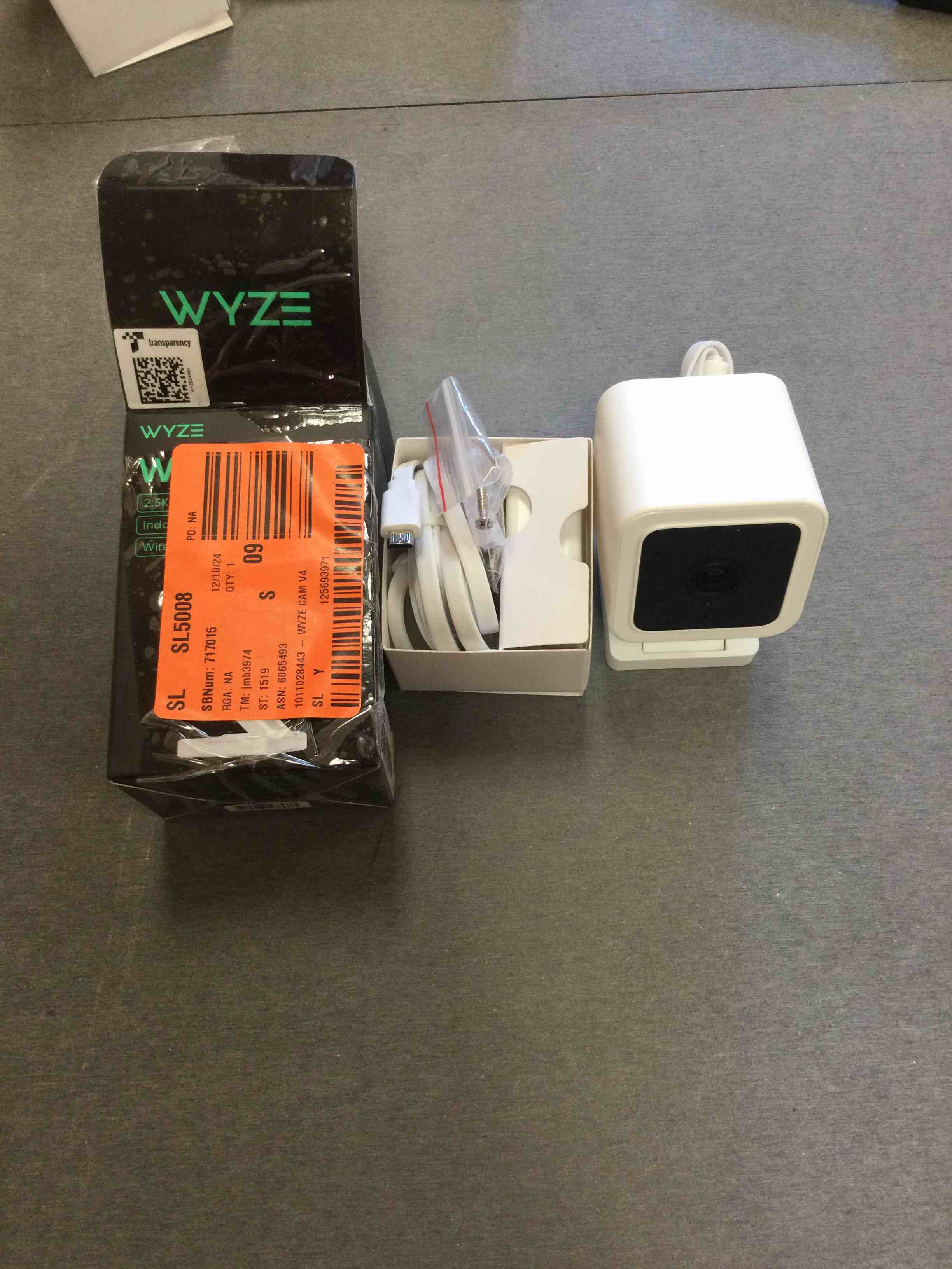 Wyze - Cam V4 2.5k QHD WiFi, Indoor/Outdoor, Wired Security Camera with Color Night Vision - White