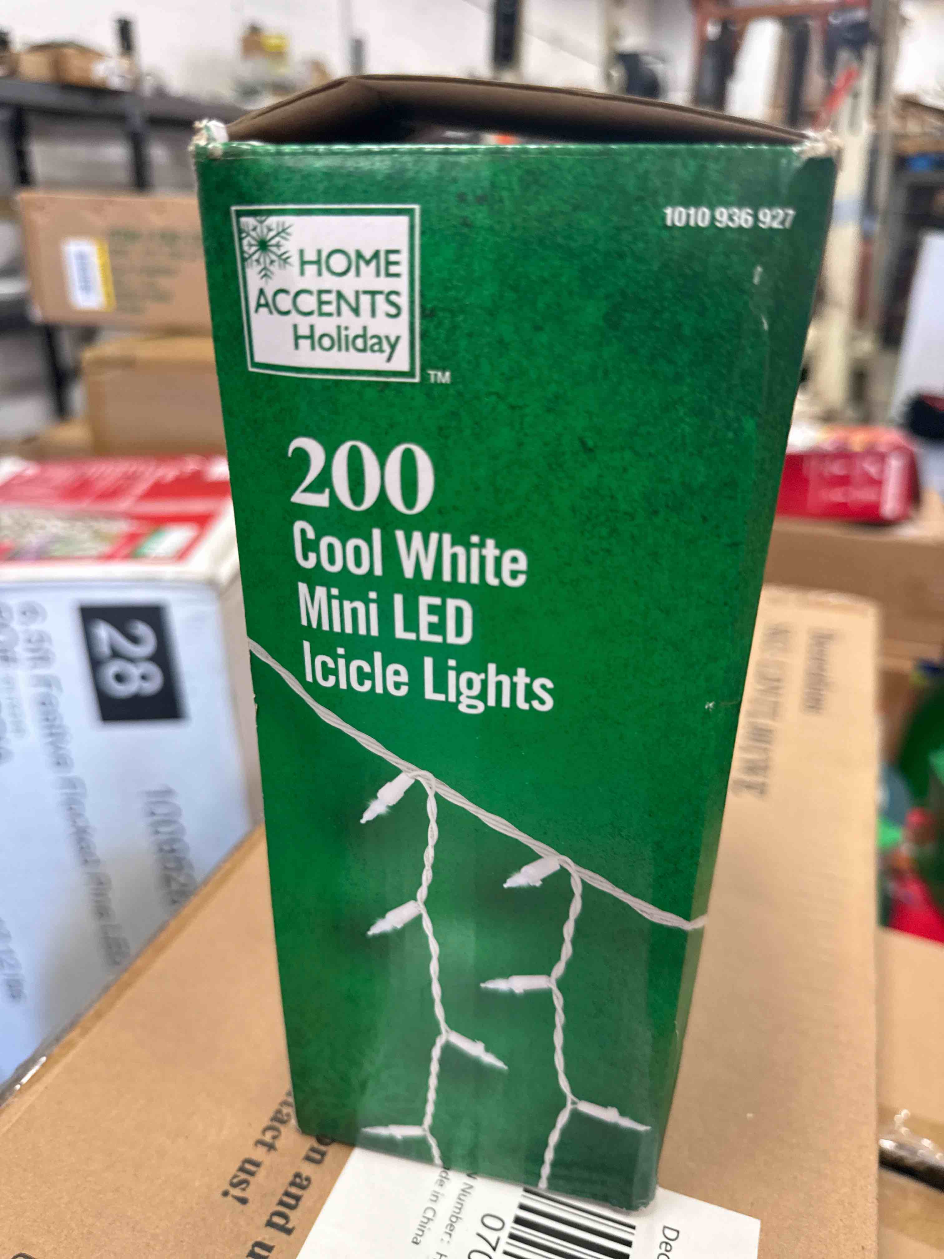 200 Cool White Mini LeD Icicle Lights 