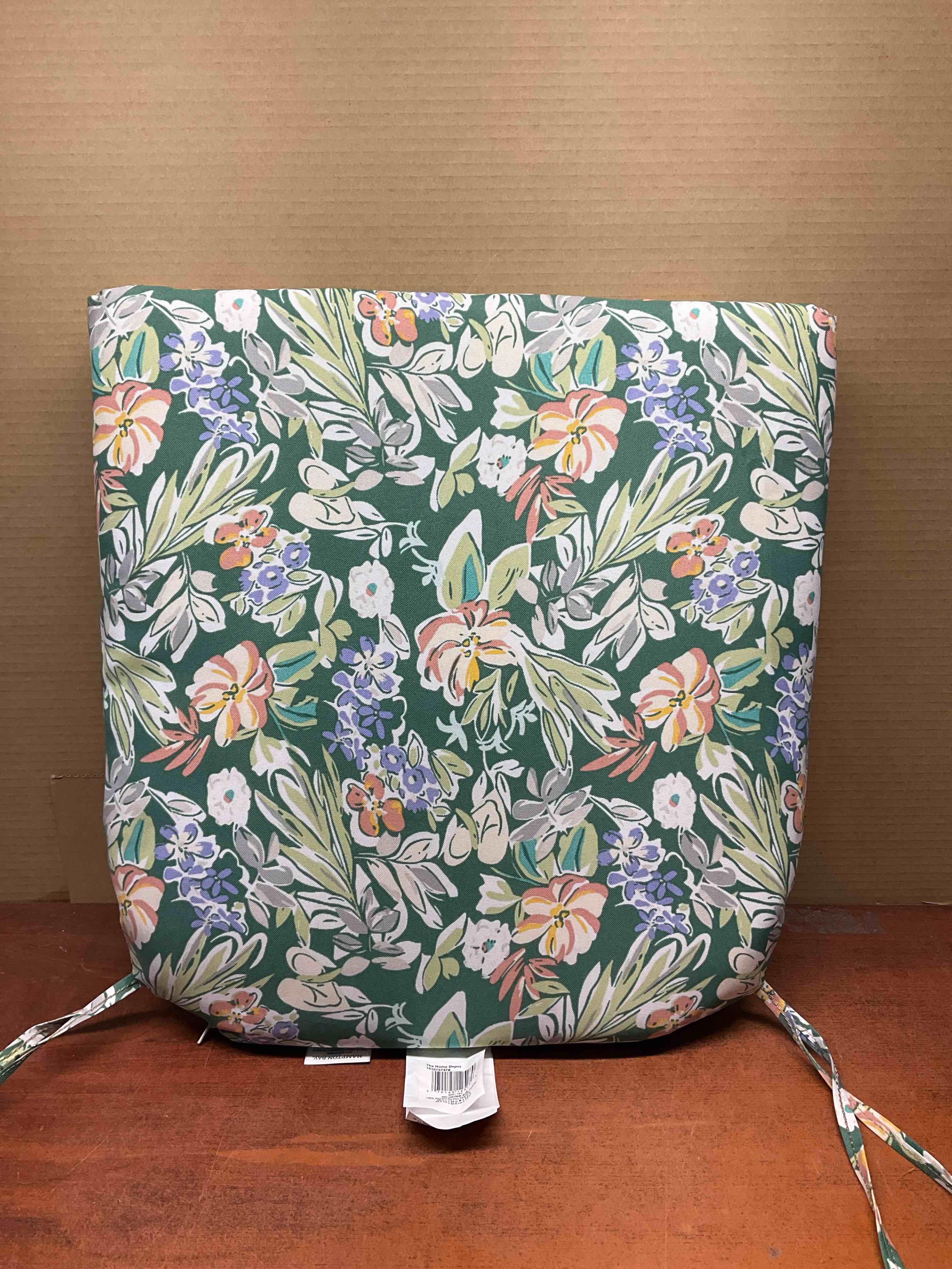 20 in. W x 20 in. D Universal Outdoor Seat Pad in Garden Floral