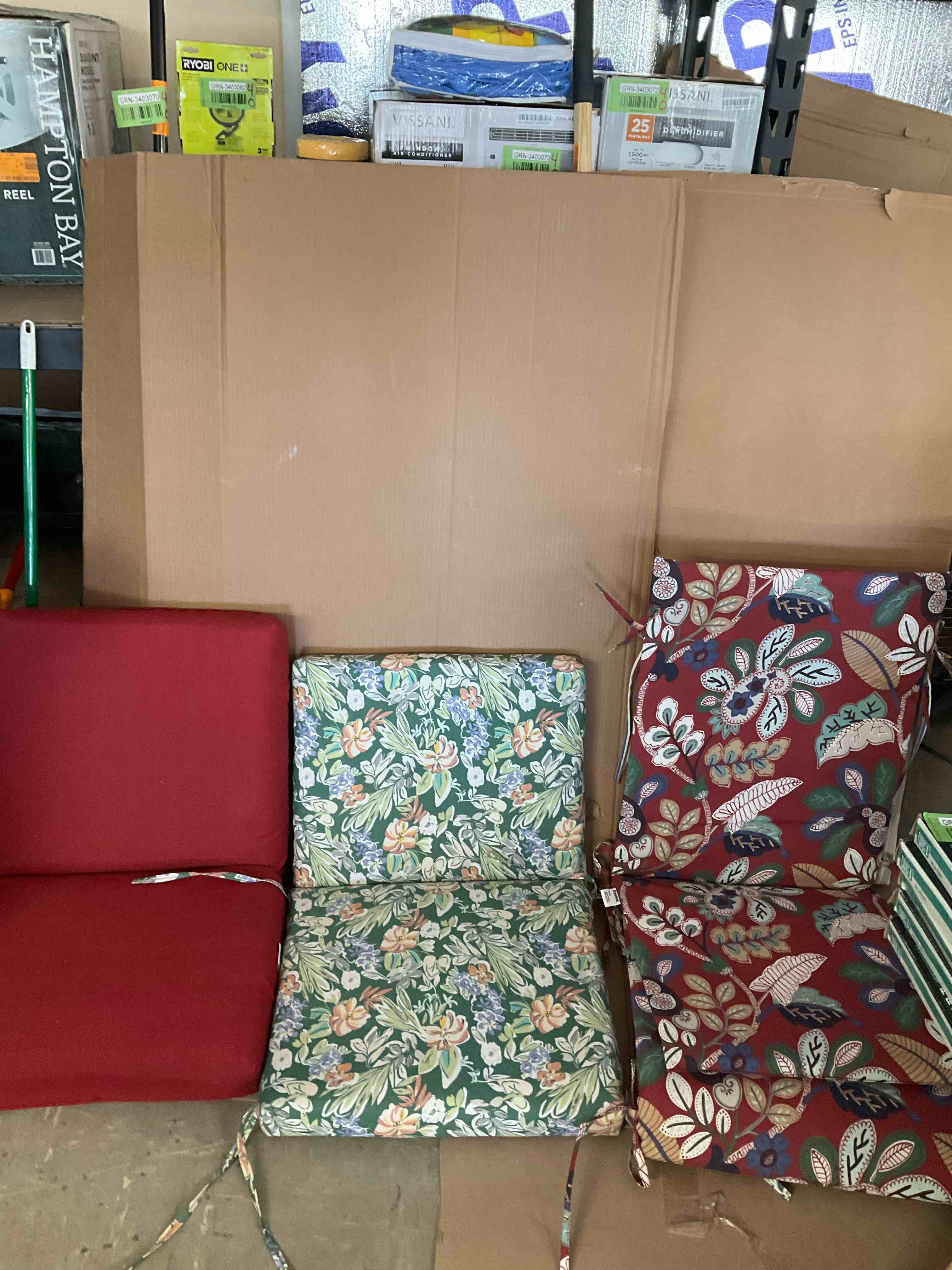 Outdoor cushions Random sizes and styles (Bulk Buy)