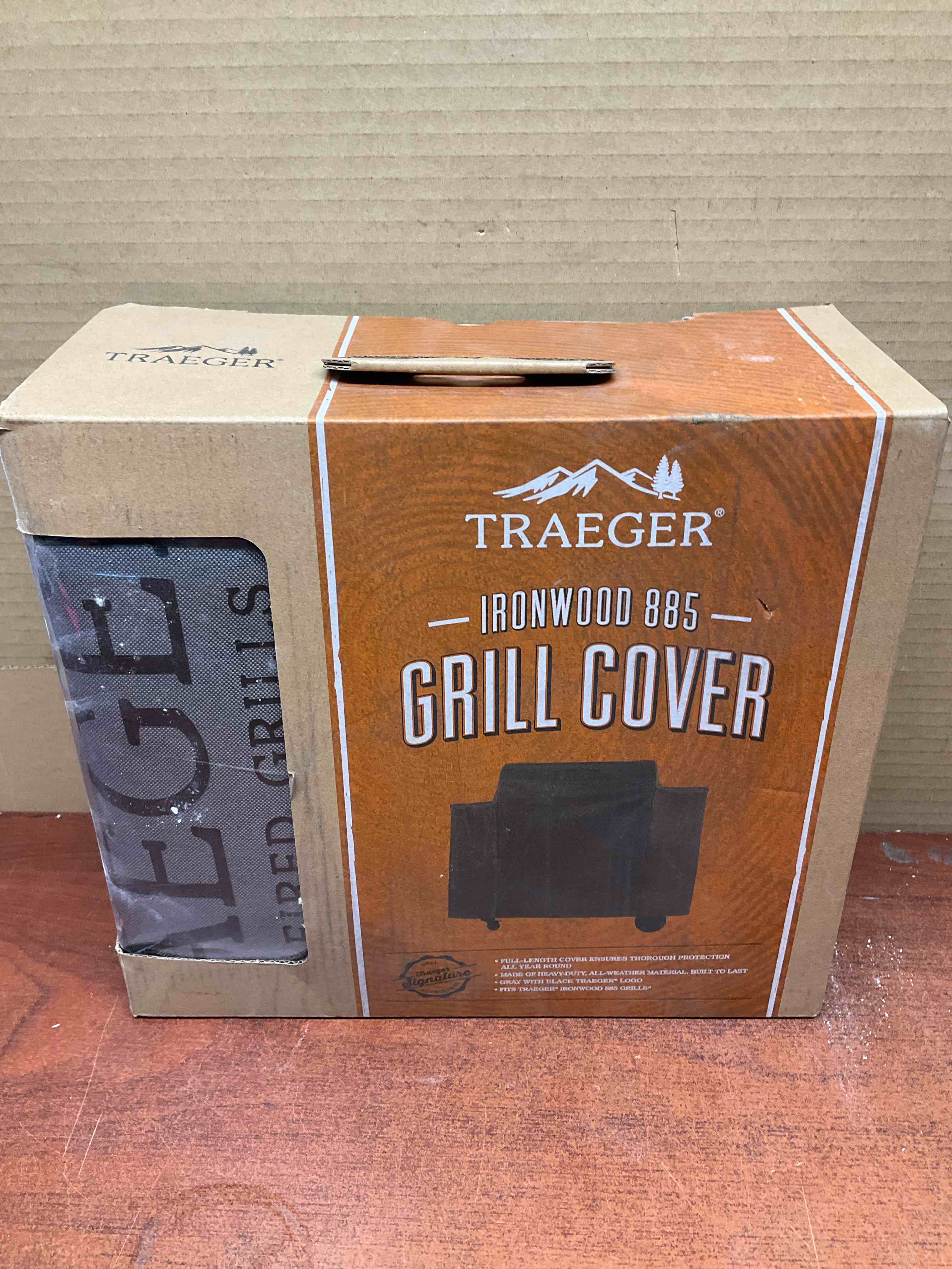 Traeger Grills - Full-Length Grill Cover for Ironwood 885 - Black