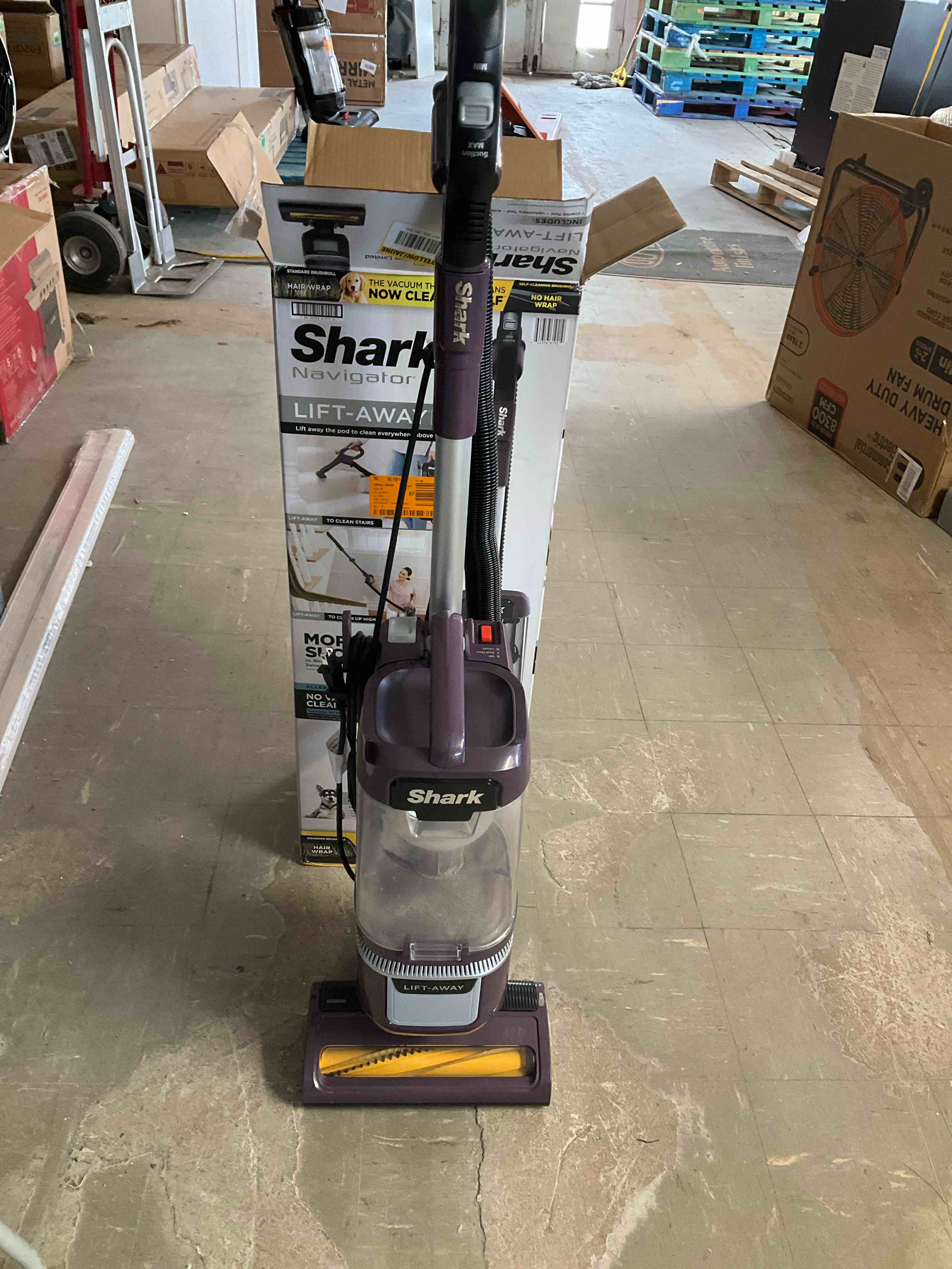 Shark - Navigator ADV Corded Bagless Multi-Surface Lift-Away Upright Vacuum Cleaner - Aeonium