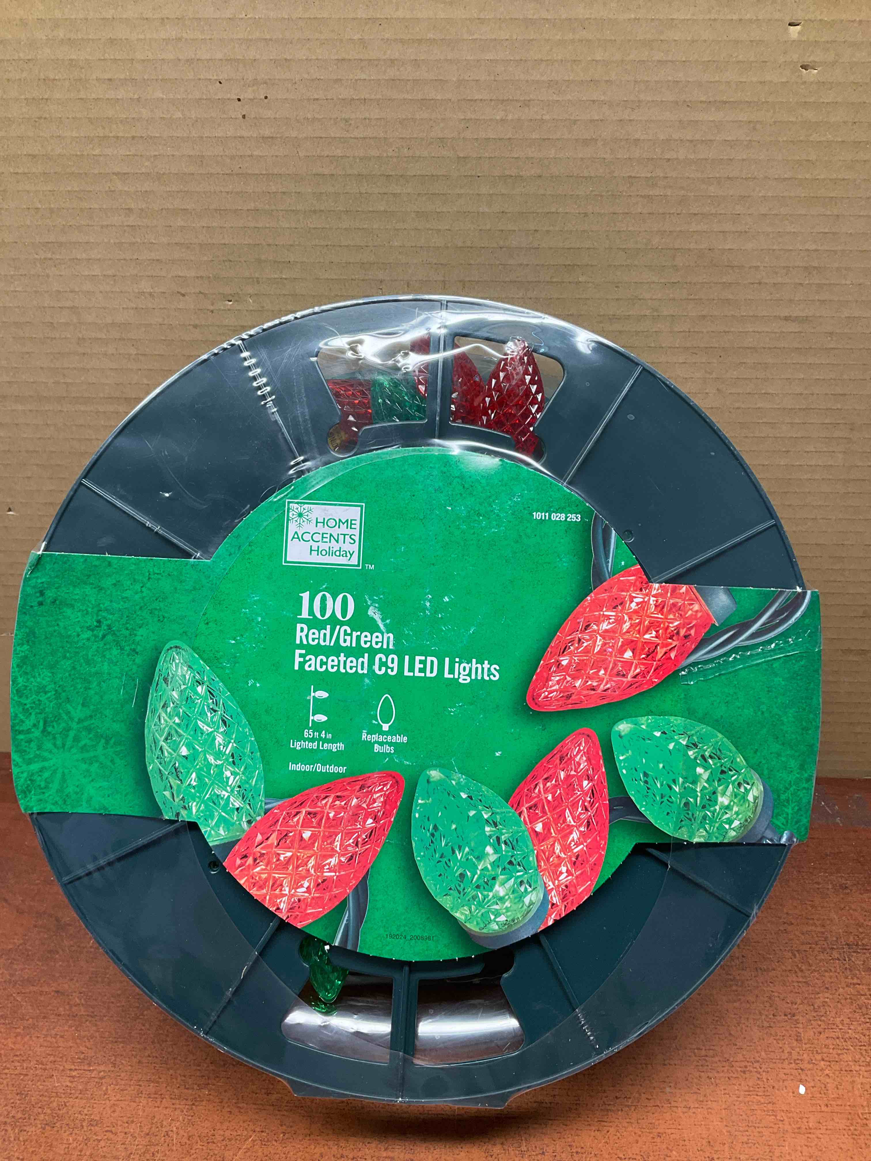 100 Count Red/Green Faceted C9 LED Lights
