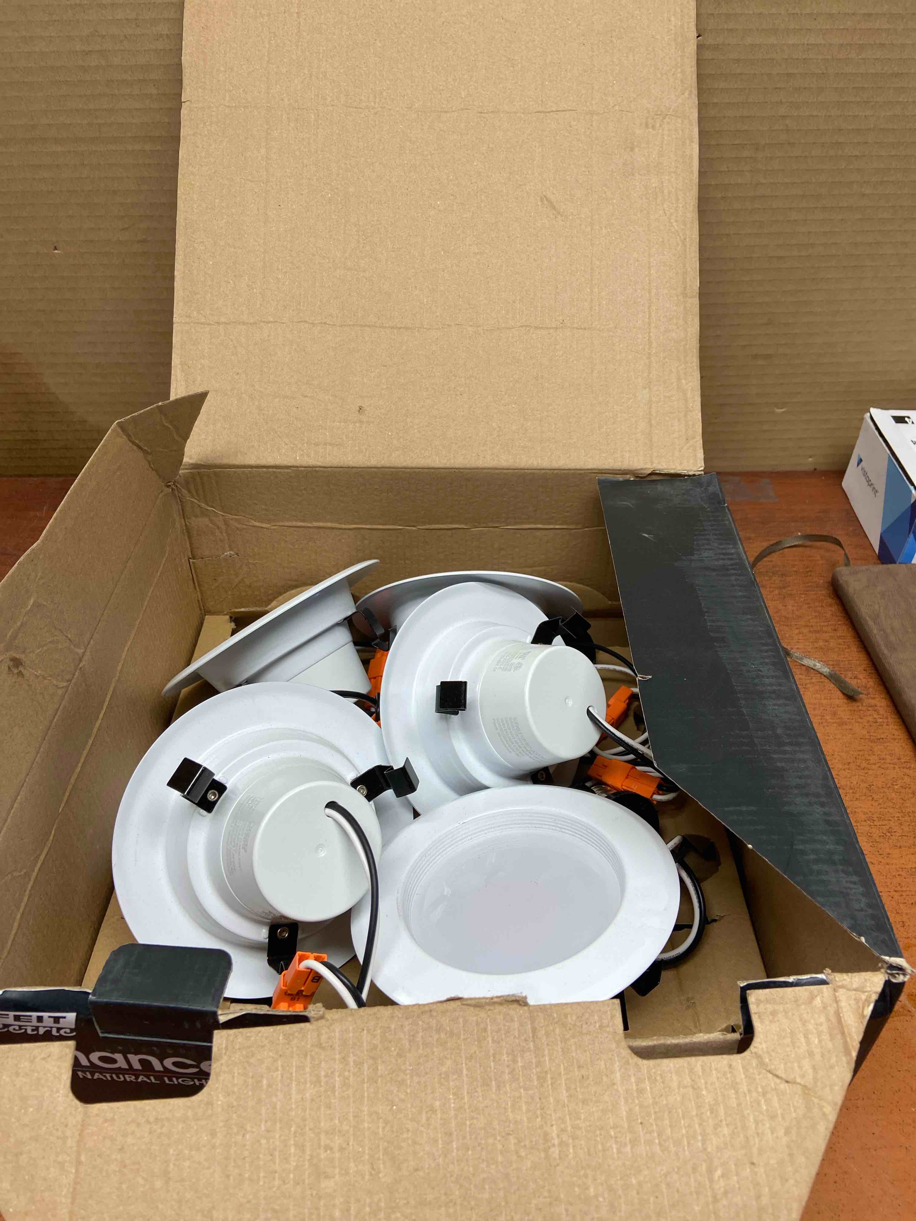 Feit Electric Enhance 4  Integrated LED 7.2W (50W Equivalent) White Baffle Trim Recessed Lights 6-Pk