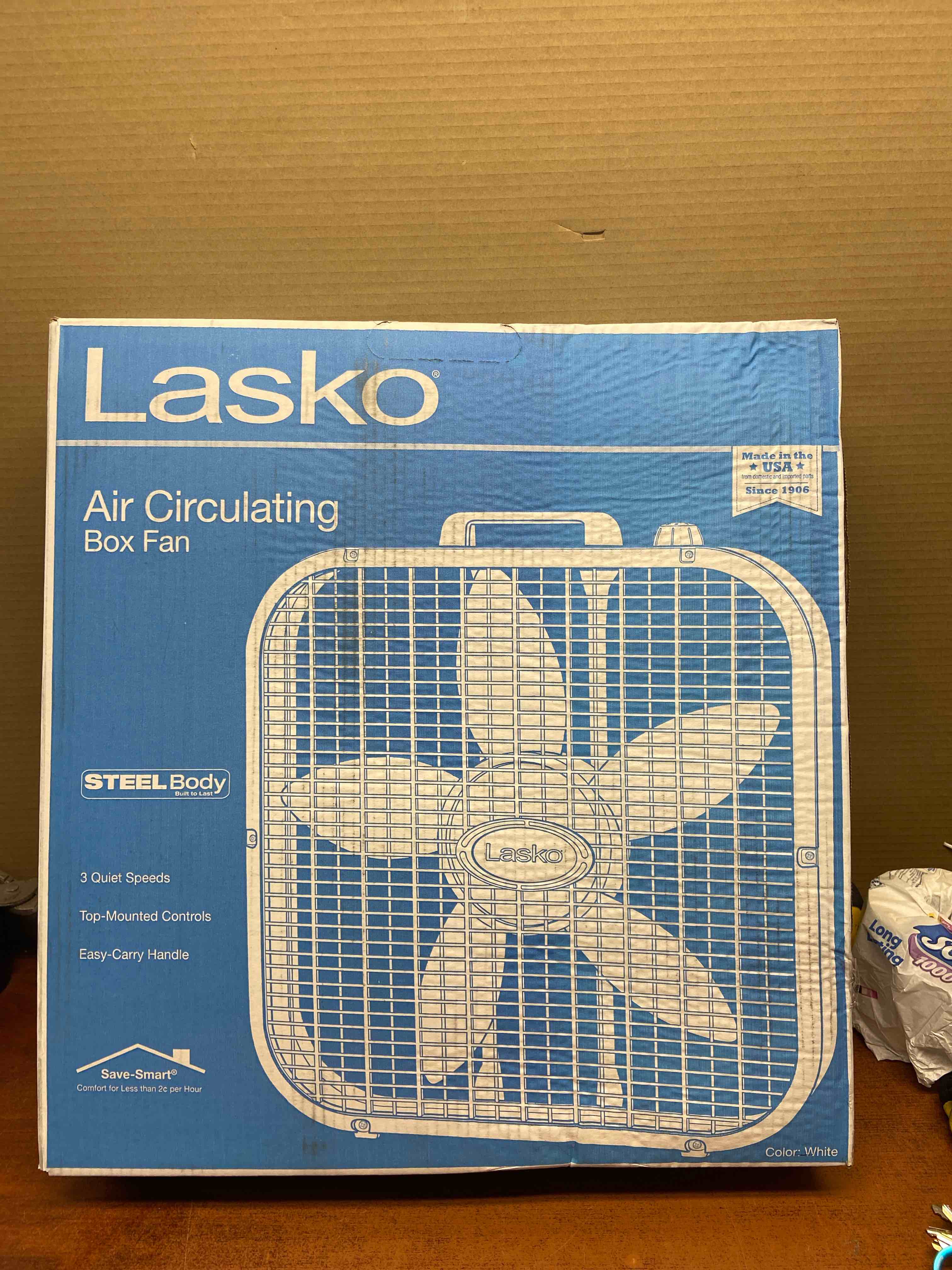 lasko 20” energy efficient box fan with 3 speeds  22  h  white  b20201  new