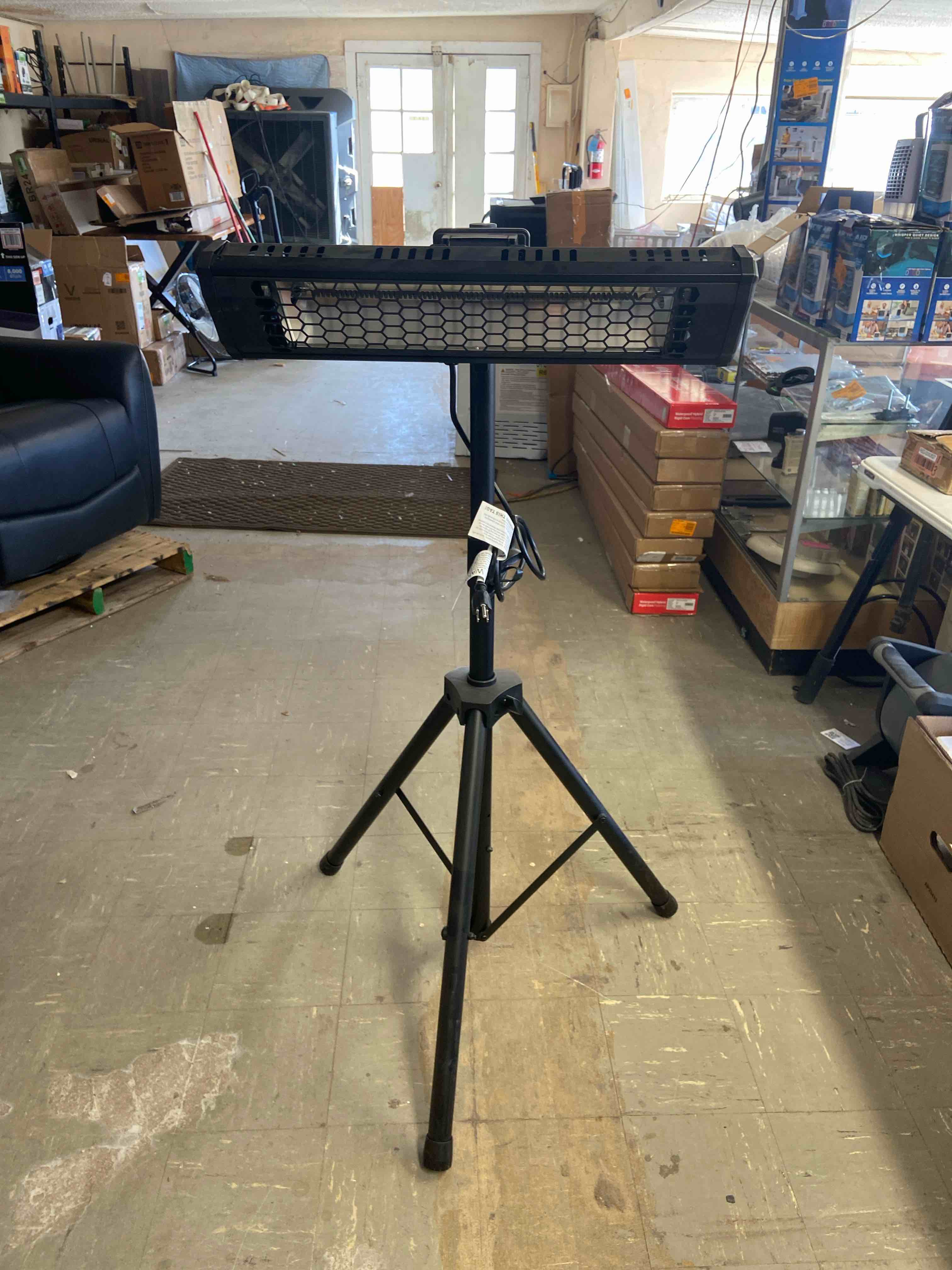 Condition photo showing New/Like New for tradesman 1500-watt electric indoor/outdoor quartz infrared portable space heater w/tripod wall and ceiling mount, black