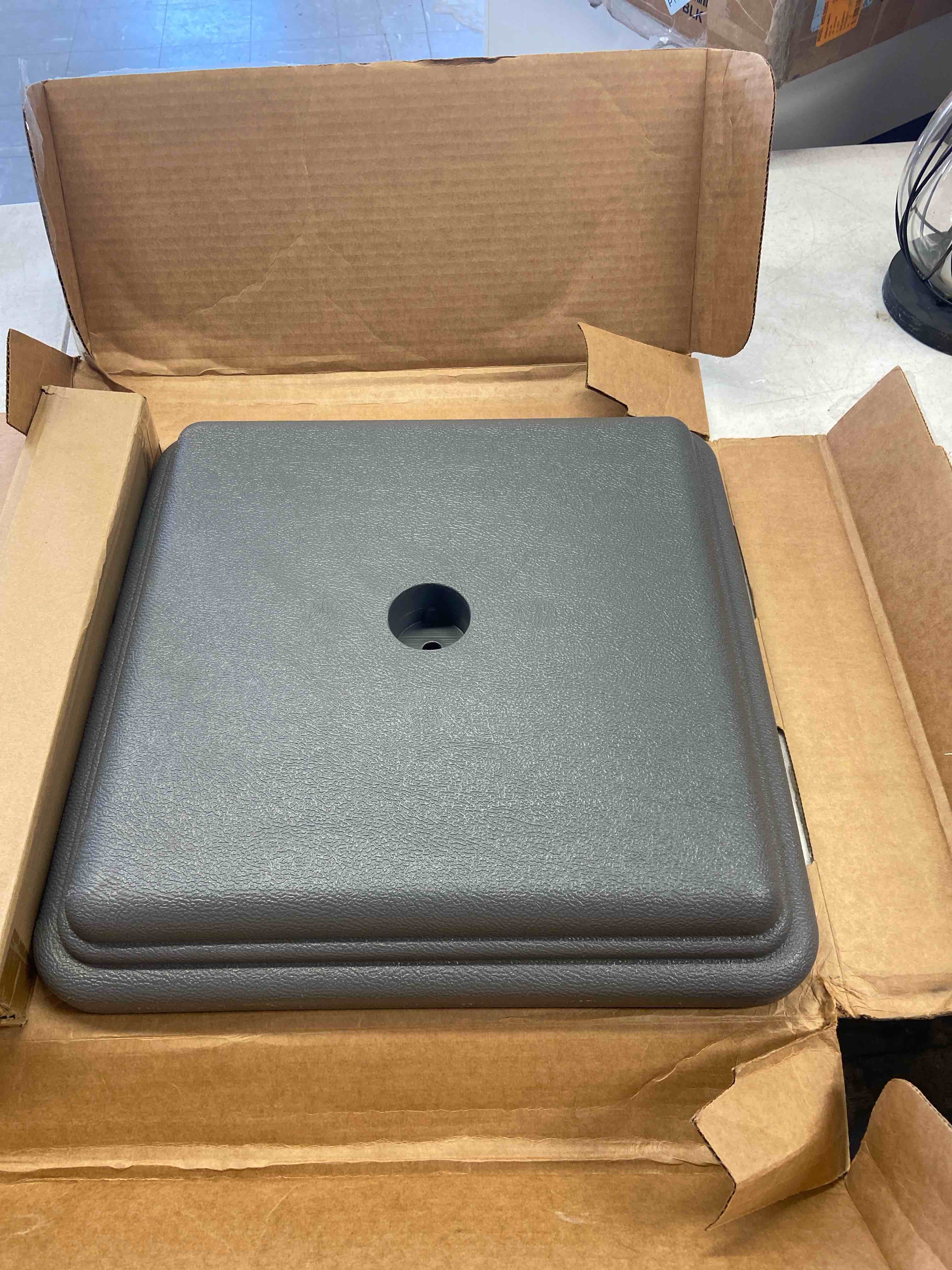 Condition photo showing New/Like New for us weight 40 lb umbrella base - weighted base for use with patio table - for poles sizes 1.3-1.76