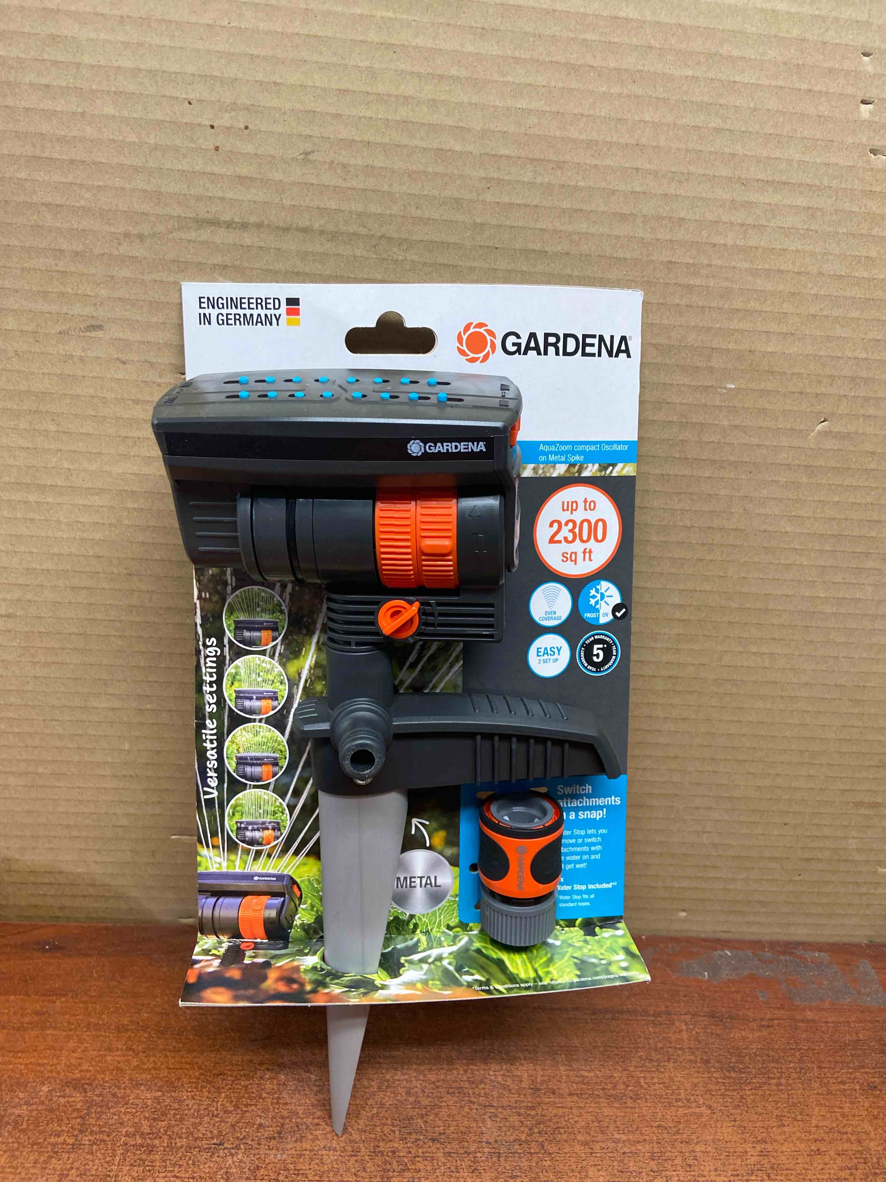 Condition photo showing New/Like New for zoommaxx oscillating sprinkler on metal step spike