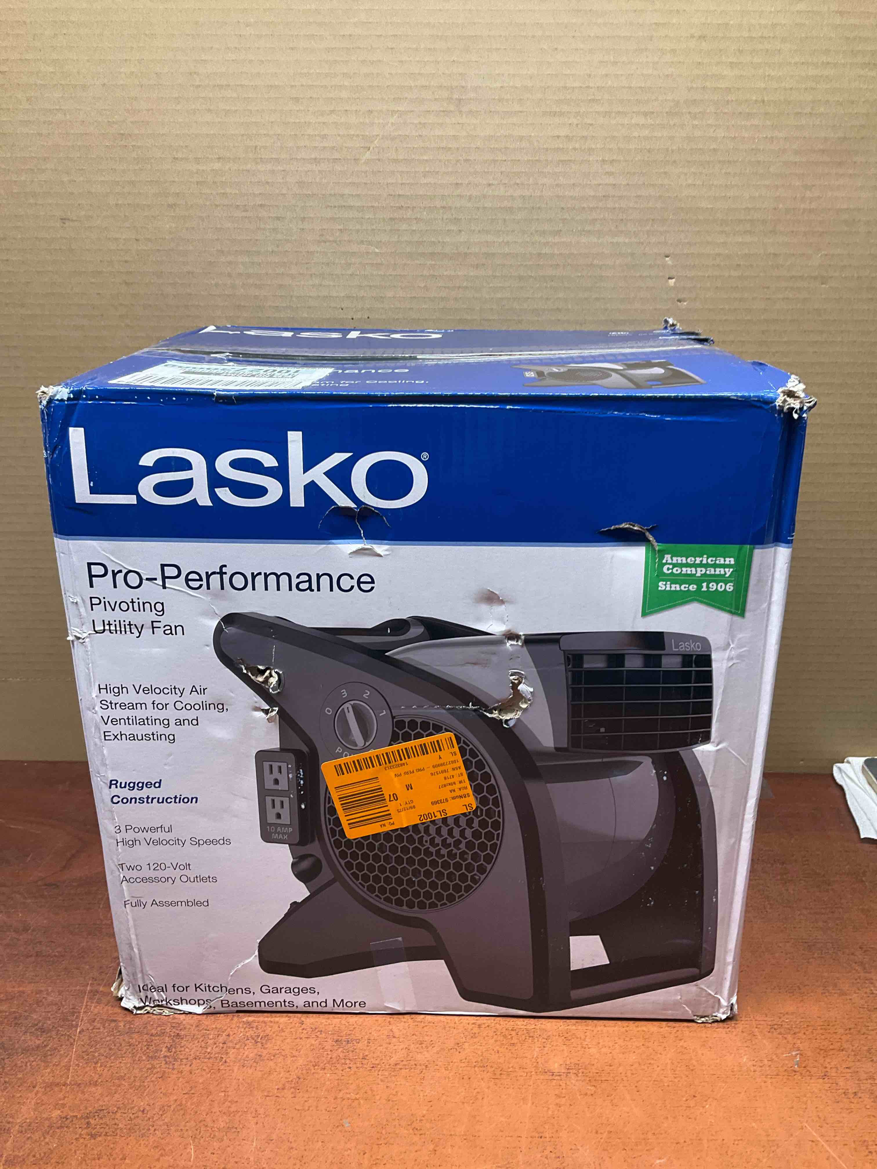 Lasko U15610 Pro-Performance Pivoting Utility Fan