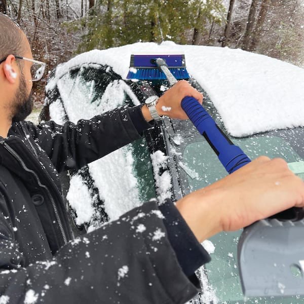 PolarXtreme 60 in Extendable Snow Brush
