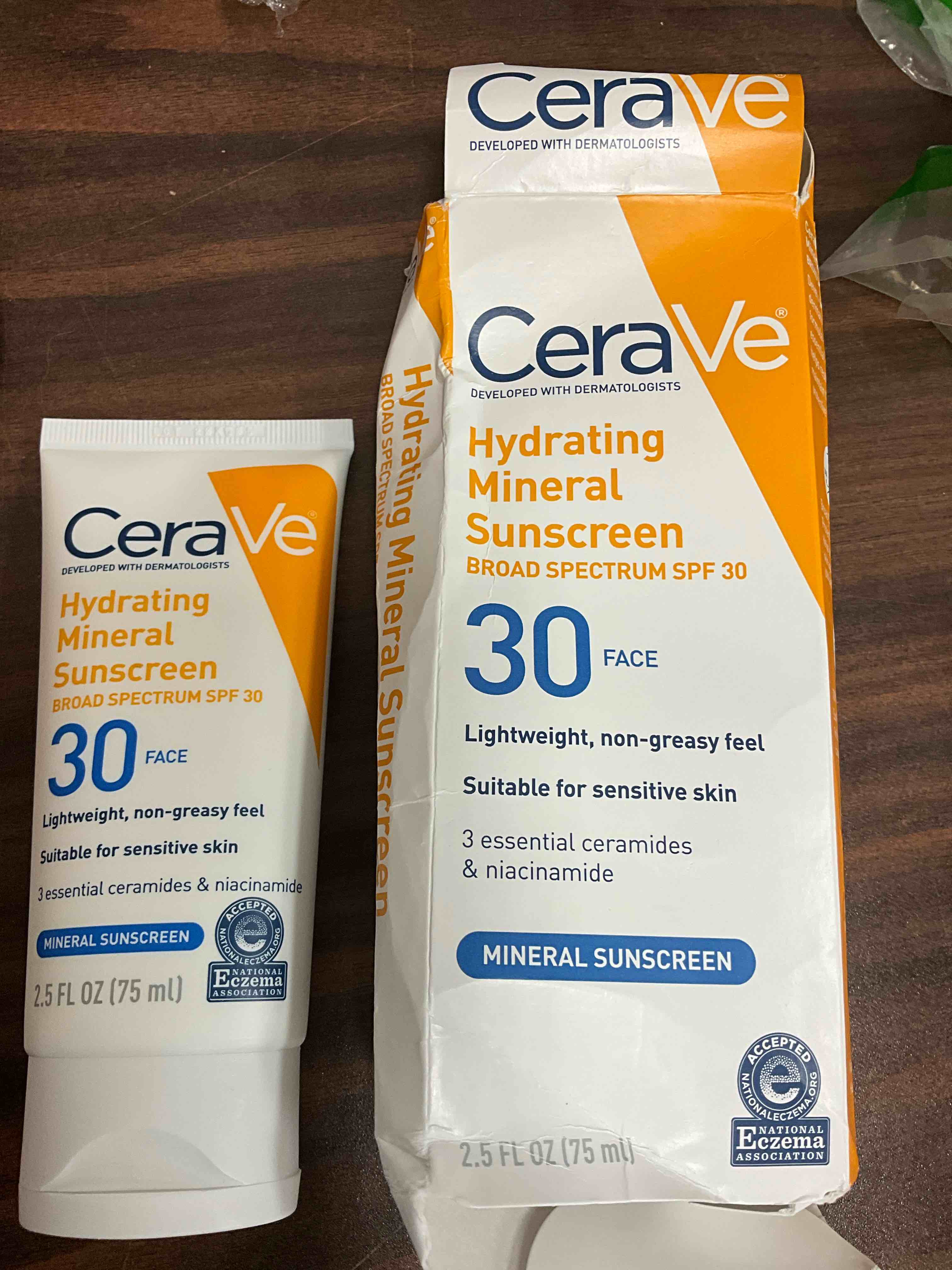 Condition photo showing New/Like New for cerave 100% mineral sunscreen spf 30, face sunscreen with zinc oxide & titanium dioxide, hyaluronic acid + niacinamide + ceramides, oil free, travel size 2.5 oz