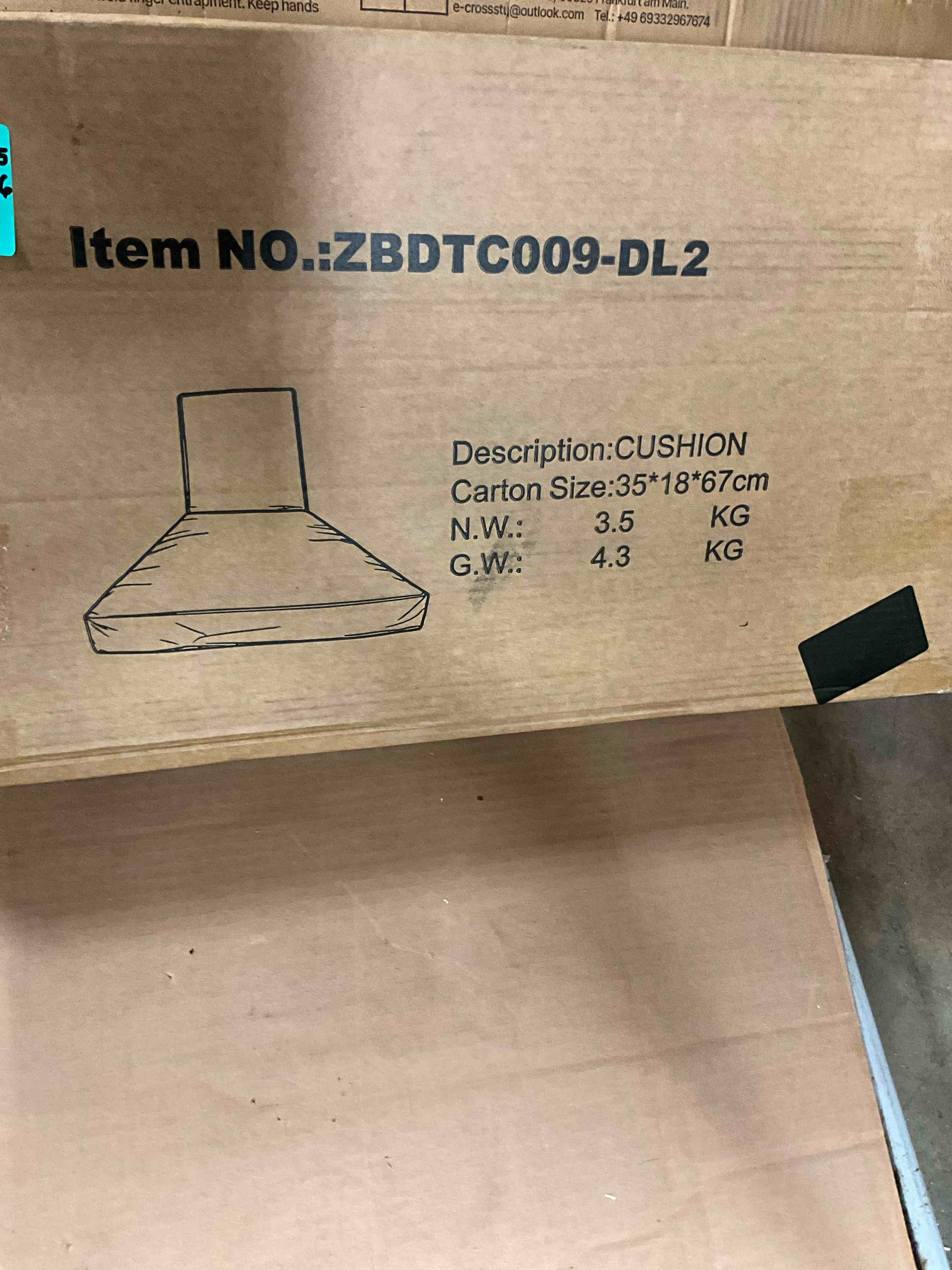 Condition photo showing New/Like New for beige 20 in x 19 in outdoor high back chair pad