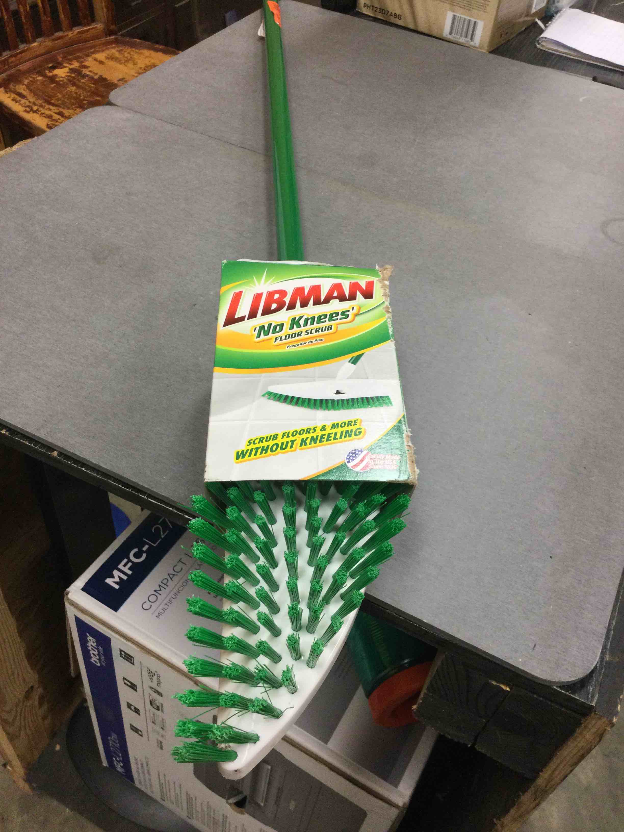 Libman No Knees Steel Handle Floor Scrub Brush Green White