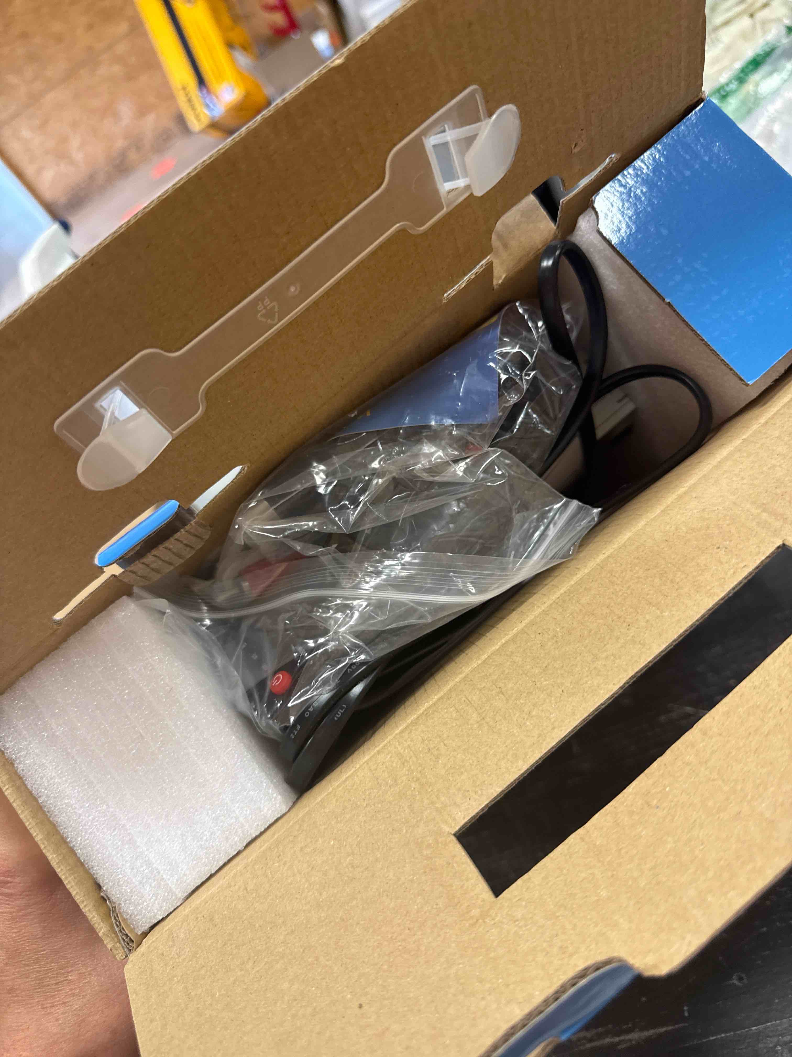 https://s3.amazonaws.com/lotting-images-prod/johnsoncity/YEL3880321_1752768609452.jpeg