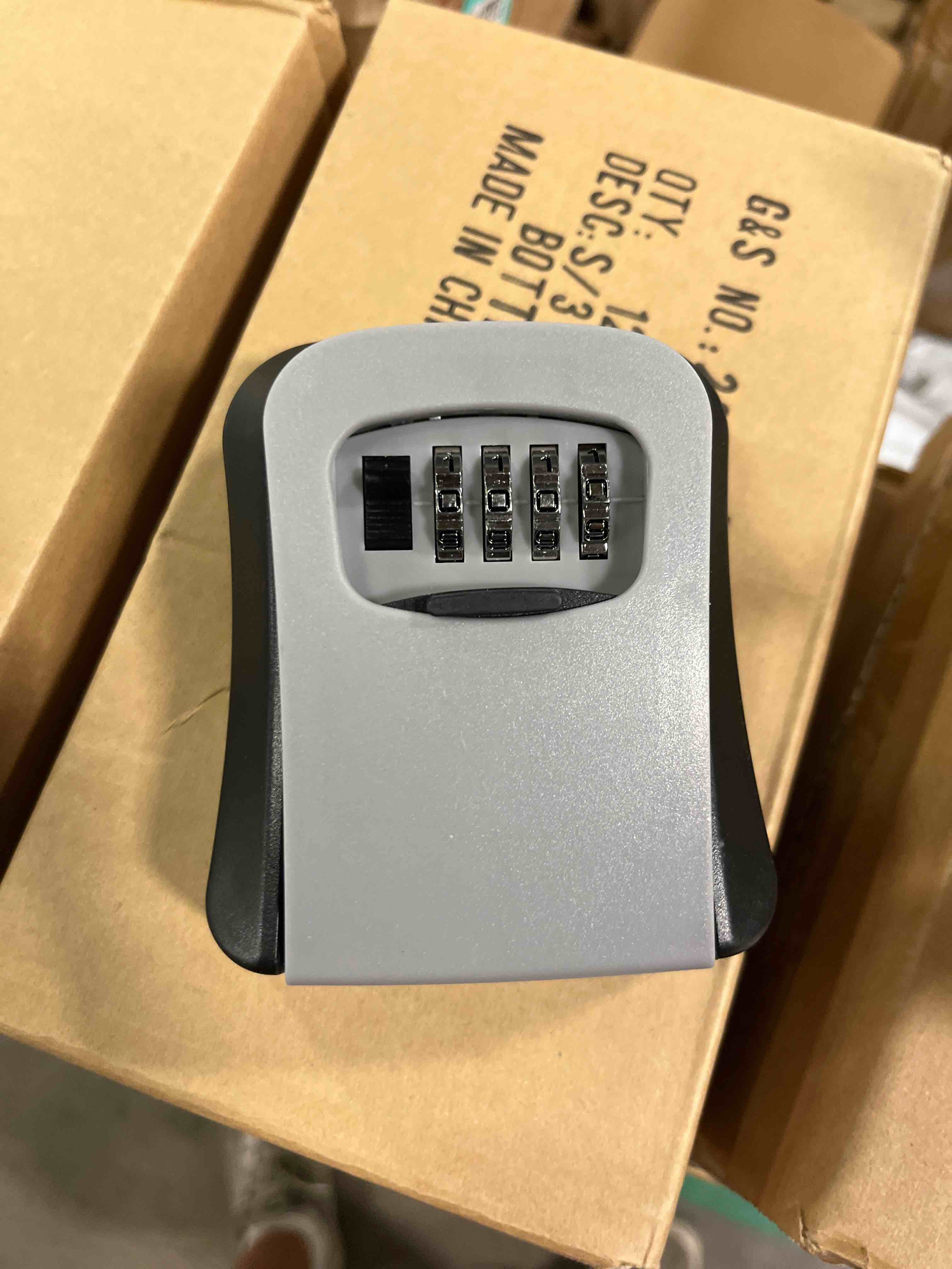 https://s3.amazonaws.com/lotting-images-prod/lock_1756136717798.jpeg