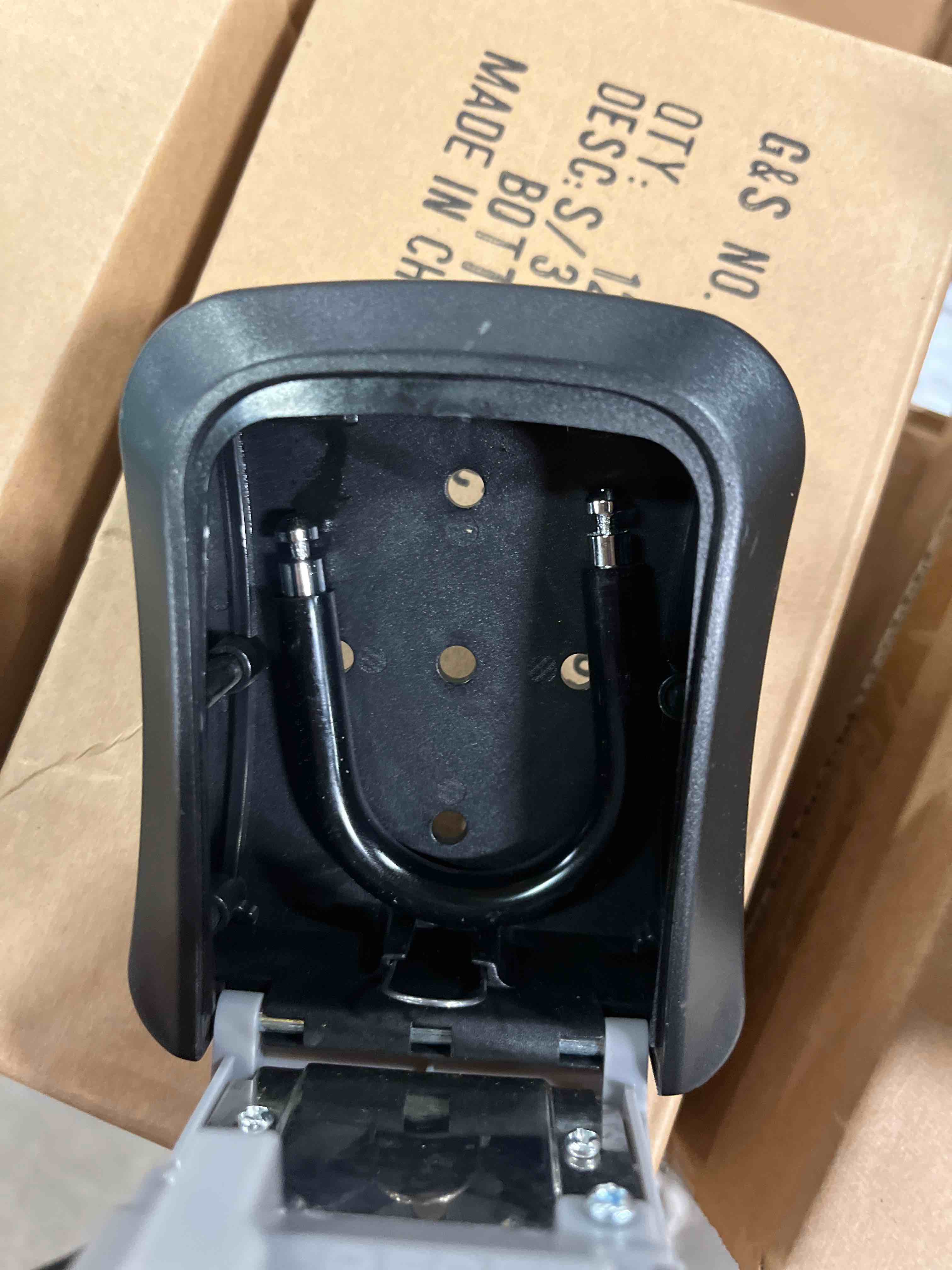 https://s3.amazonaws.com/lotting-images-prod/lock_1756136719679.jpeg