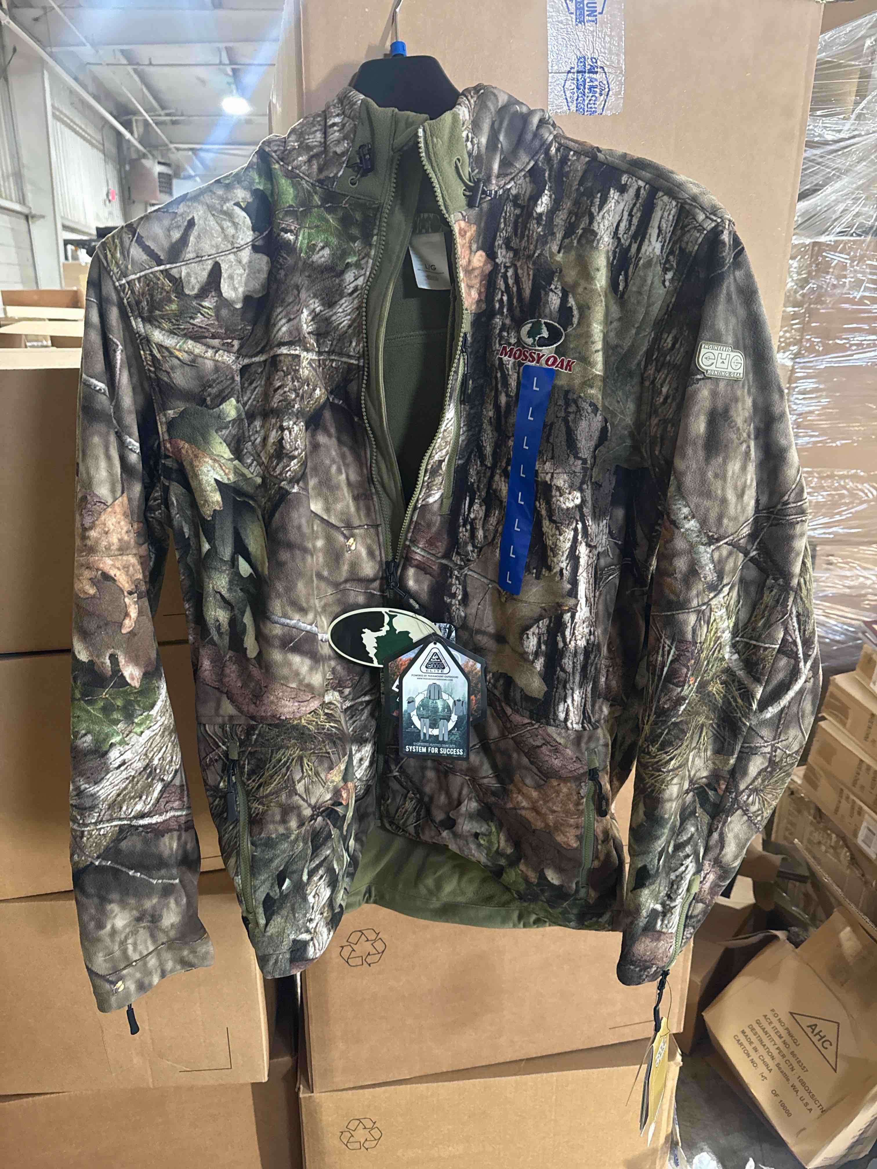Condition photo showing Brand New for large mossy oak below 20 zip up