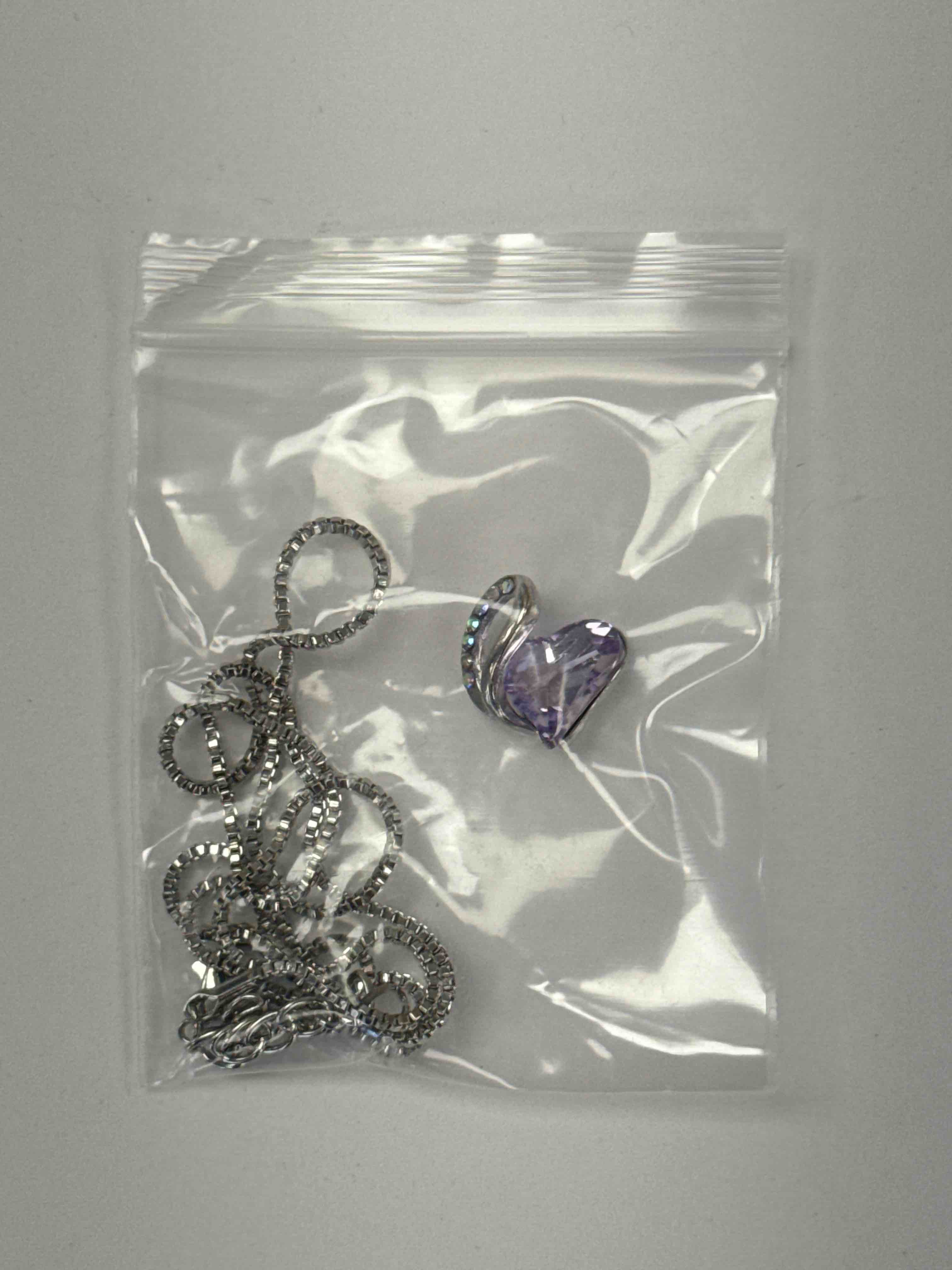 https://s3.amazonaws.com/lotting-images-prod/necklacepurple_1776782260079.jpeg