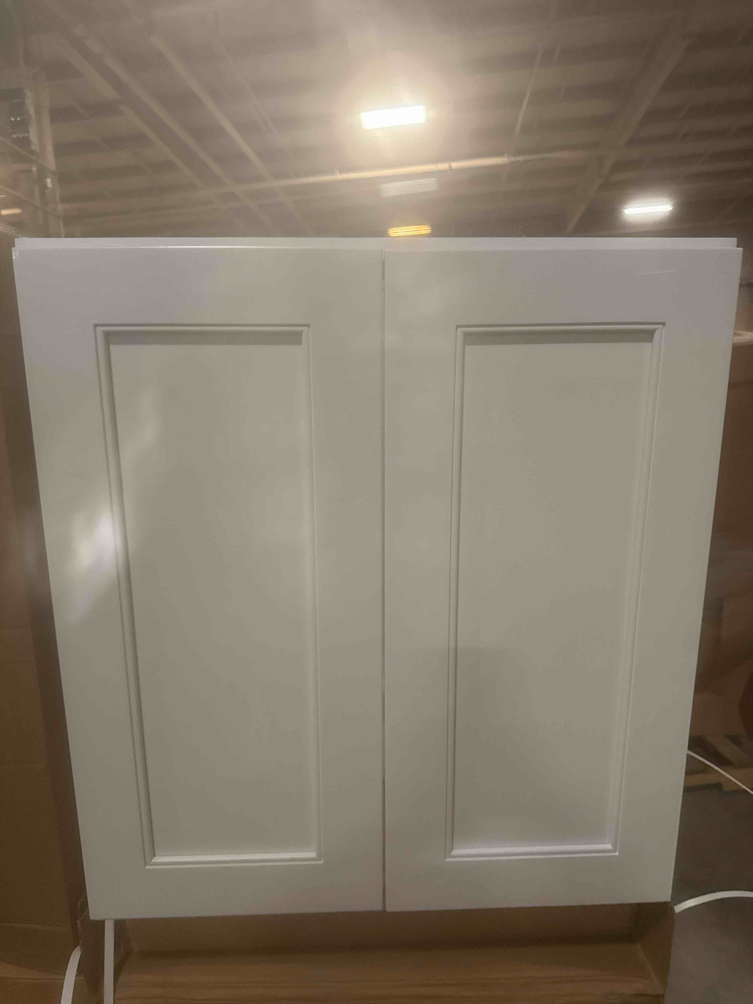 27” vanity base cabinet in white 27”x21” 34”