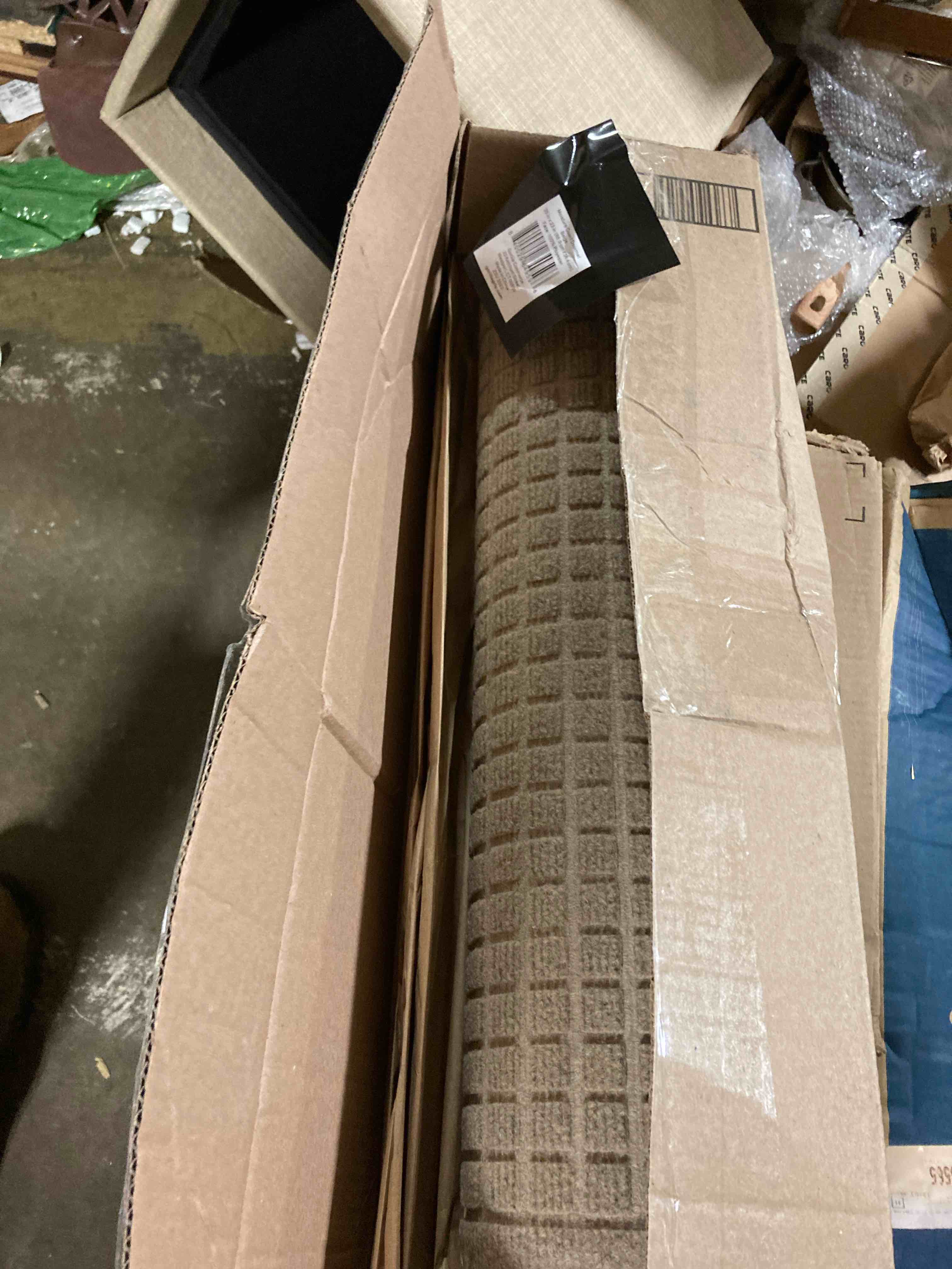https://s3.amazonaws.com/lotting-images-prod/phillipi/840029649596_1712678563577.jpeg