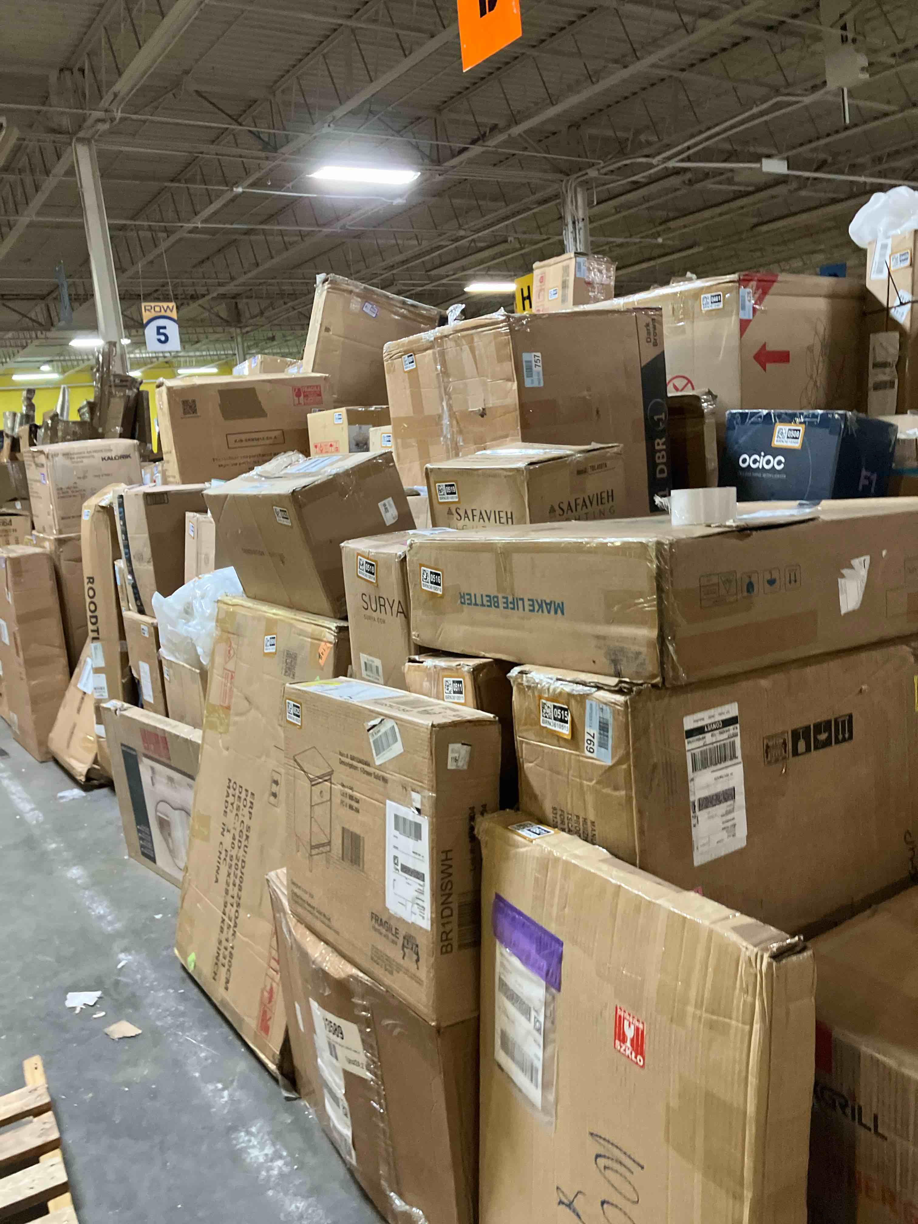https://s3.amazonaws.com/lotting-images-prod/phillipi/889292868341_1758134544551.jpeg