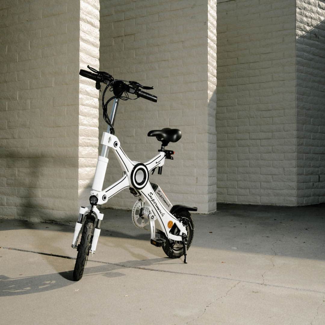 Supermach 12-in Unisex E-bike, X3 SCISSOR ELECTRIC BIKE 15.5 mph up to almost 20 miles and a 250 Brushless Motor with 36V Lithium Battery, Brand new condition