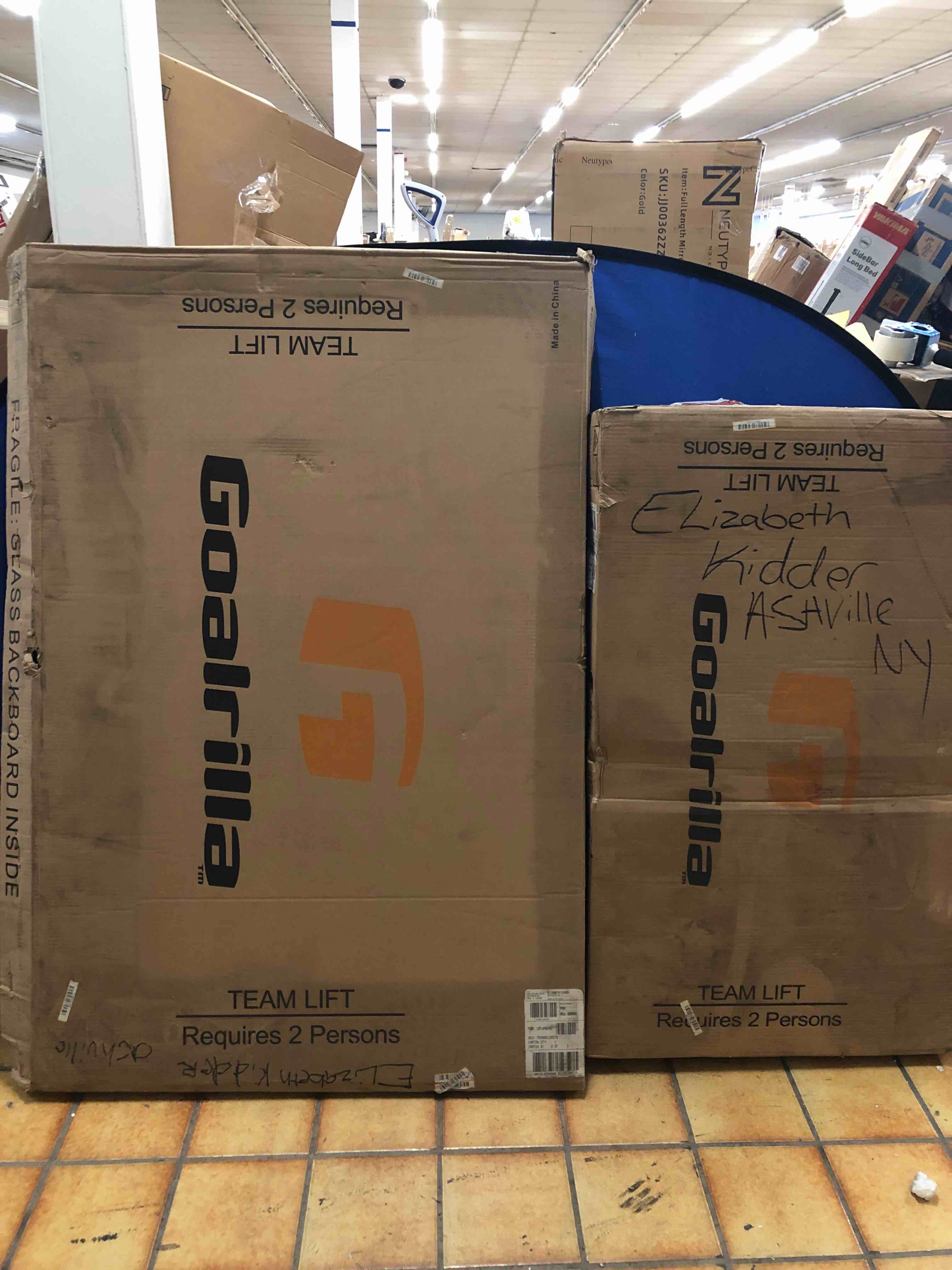 https://s3.amazonaws.com/lotting-images-prod/phillipi/BLU1421196_1631893579037.jpeg