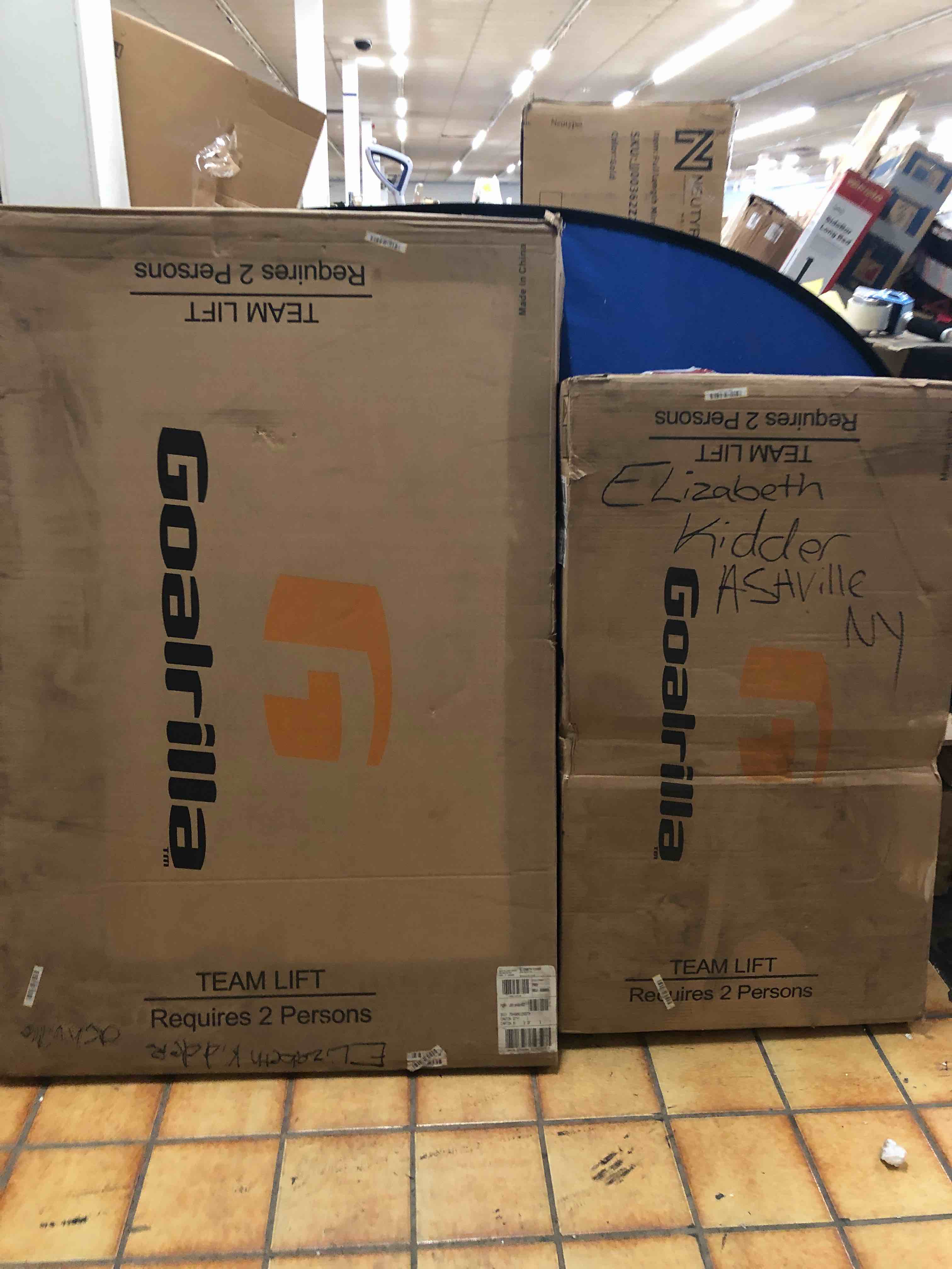 https://s3.amazonaws.com/lotting-images-prod/phillipi/BLU1421196_1631893581187.jpeg