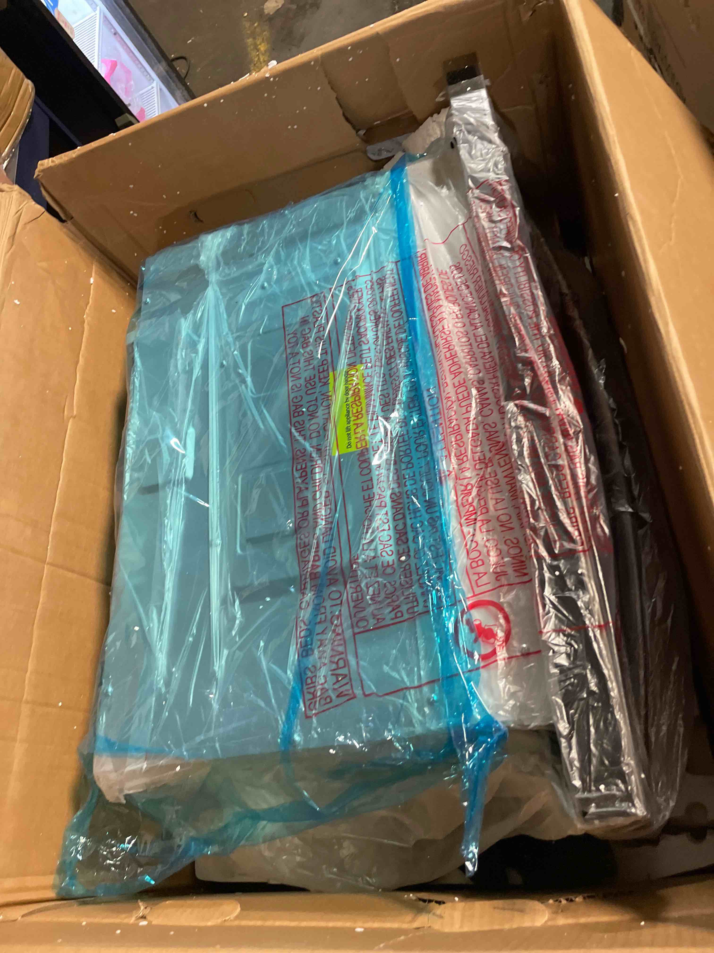 https://s3.amazonaws.com/lotting-images-prod/phillipi/BLU1833118_1649861973092.jpeg