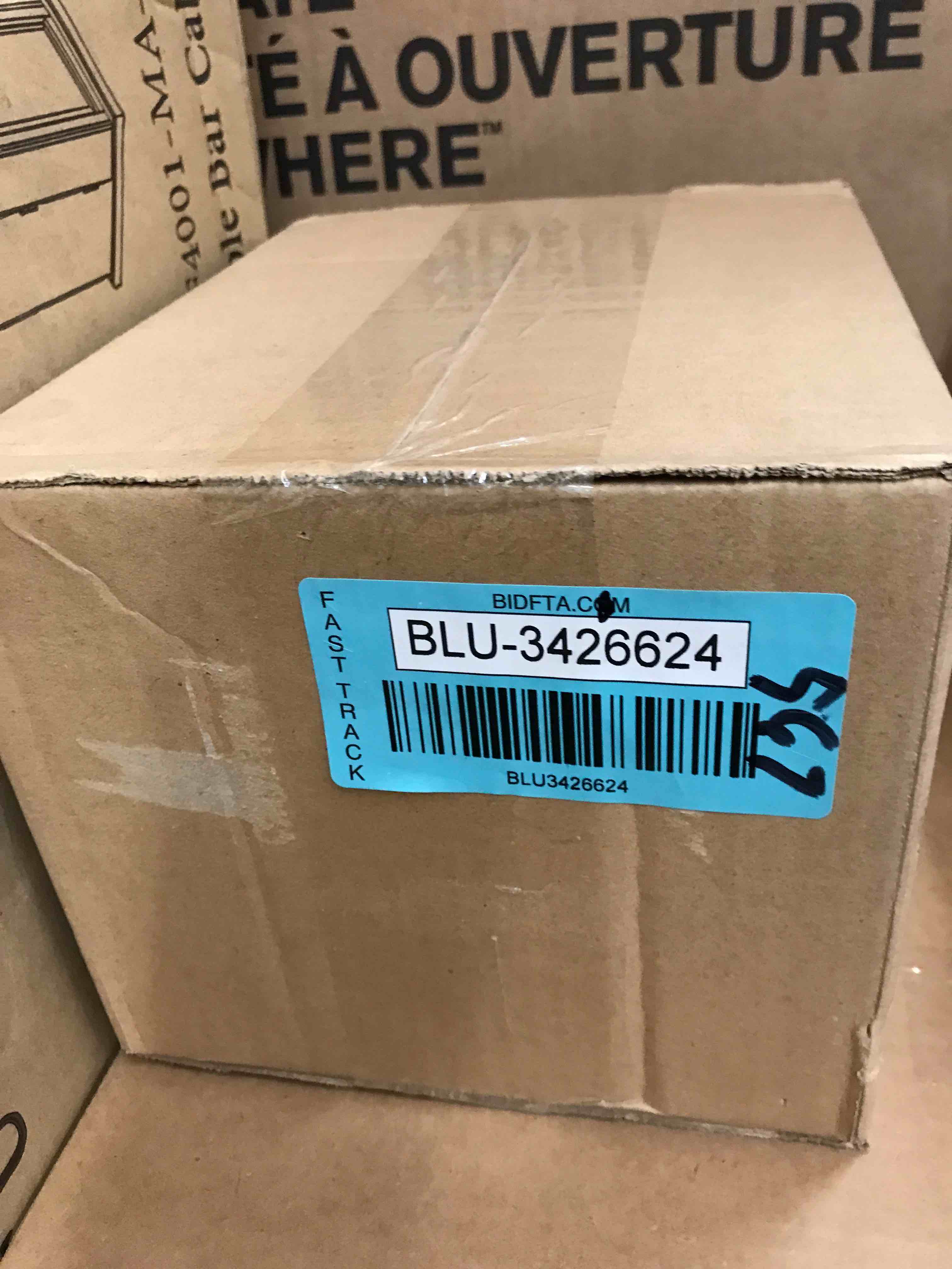 https://s3.amazonaws.com/lotting-images-prod/phillipi/BLU3426624_1664164926980.jpeg