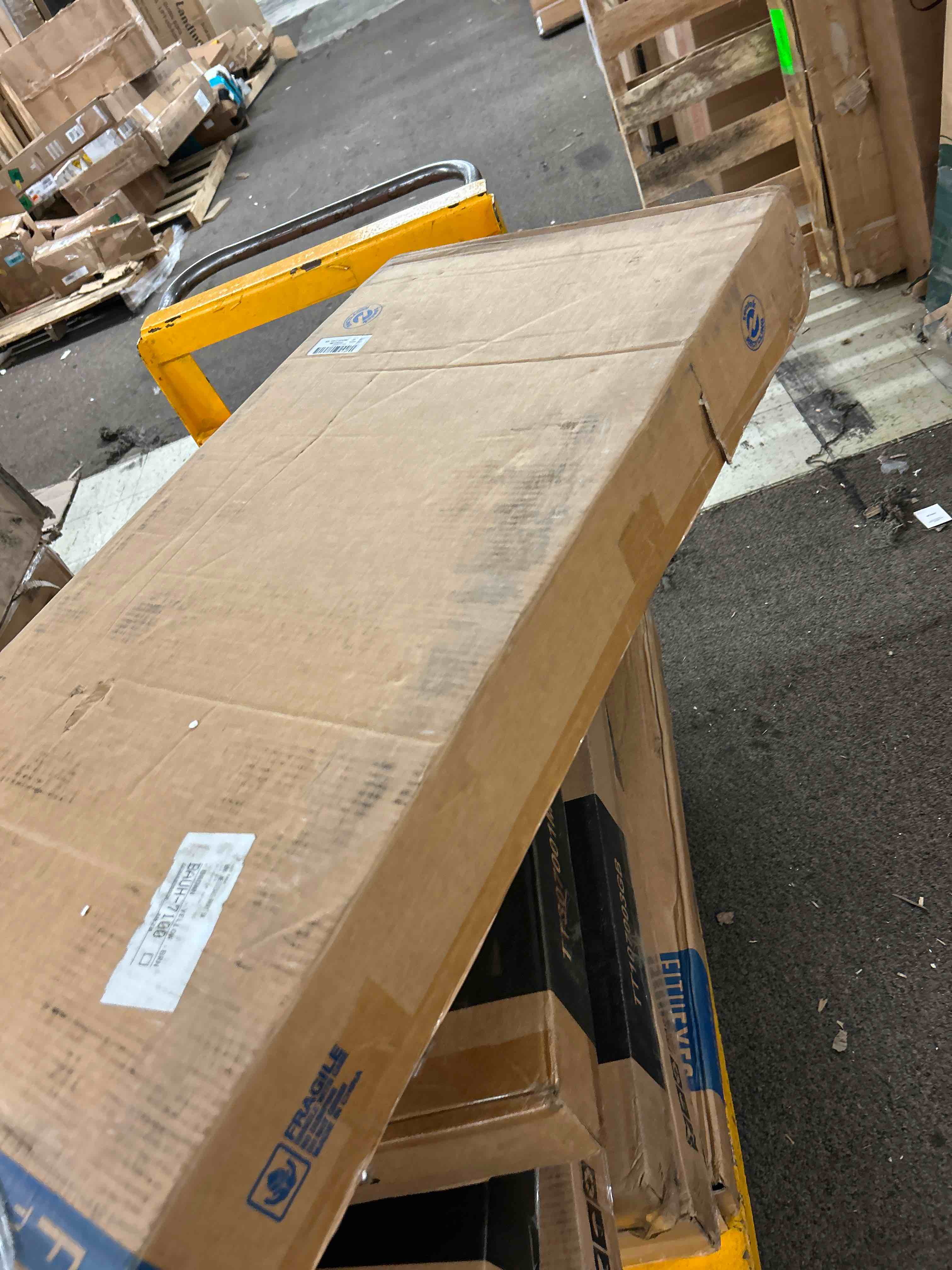 https://s3.amazonaws.com/lotting-images-prod/phillipi/BLU4029586_1683826143513.jpeg