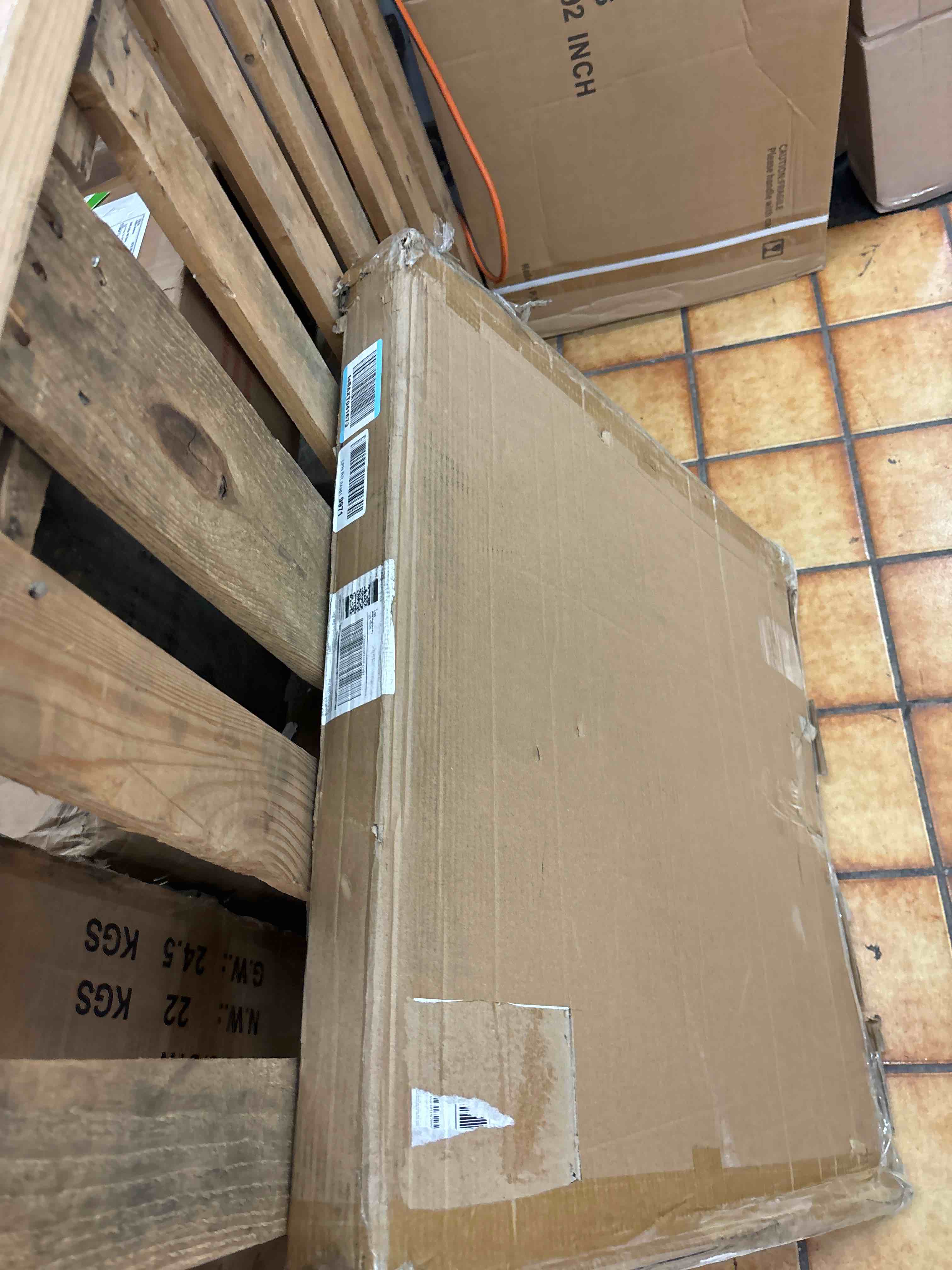https://s3.amazonaws.com/lotting-images-prod/phillipi/BLU4389354_1728496238591.jpeg