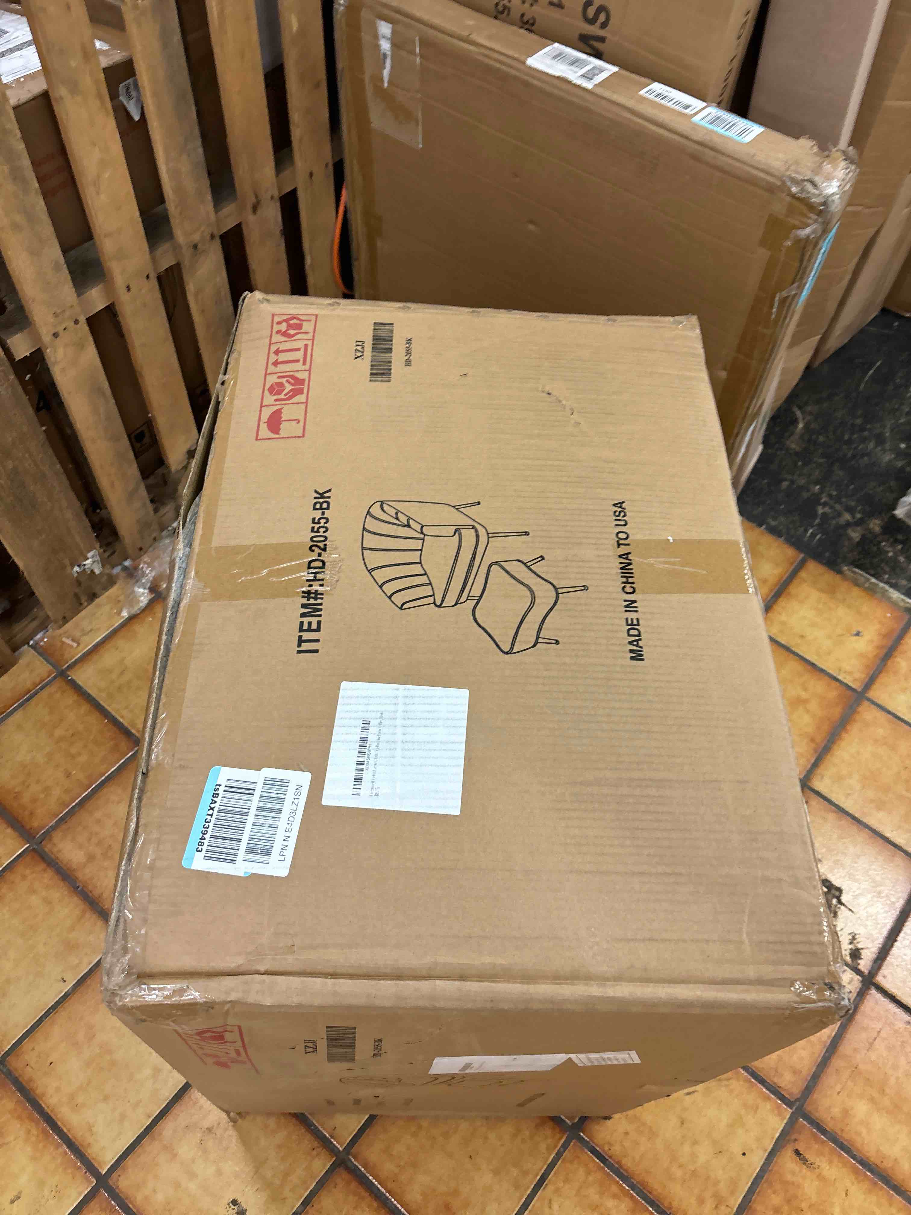 https://s3.amazonaws.com/lotting-images-prod/phillipi/BLU4389355_1728496306345.jpeg