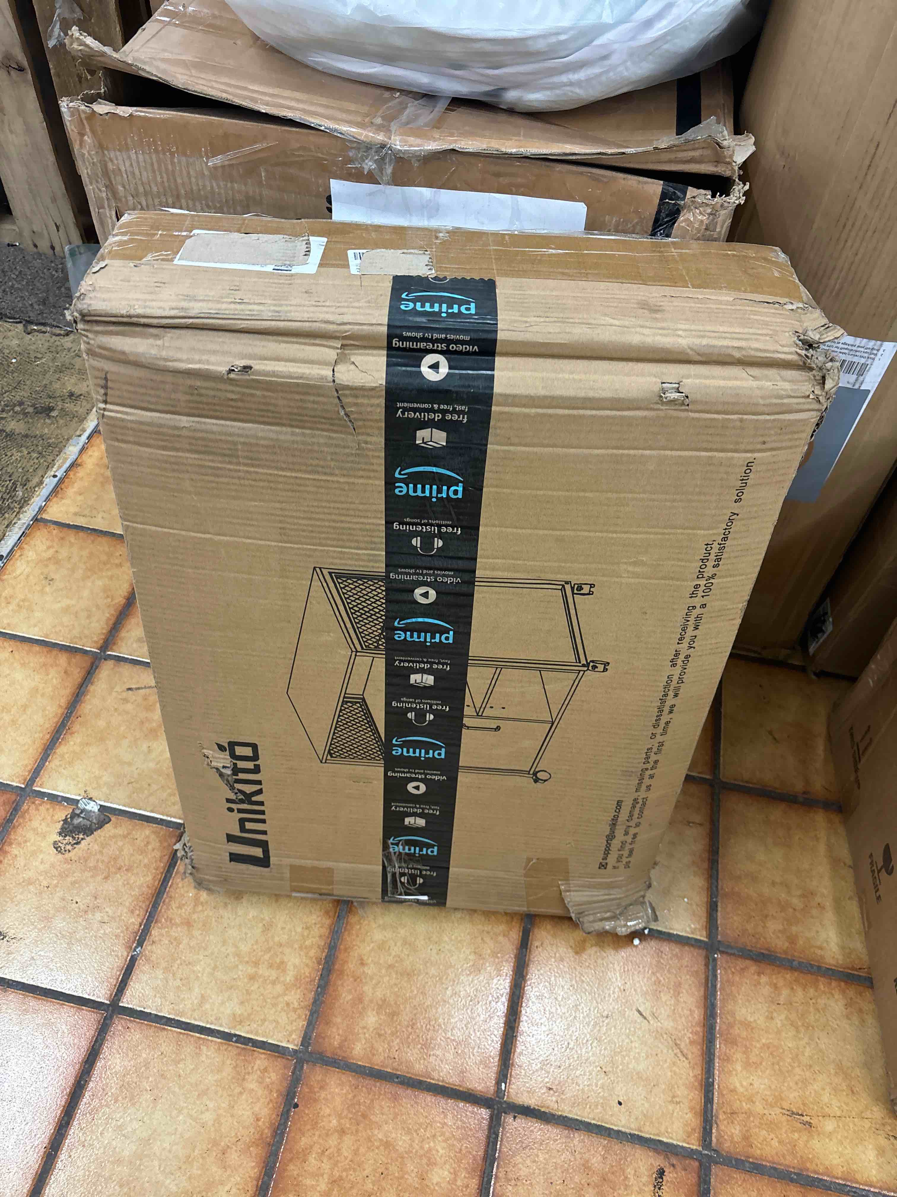 https://s3.amazonaws.com/lotting-images-prod/phillipi/BLU4389366_1728497565779.jpeg