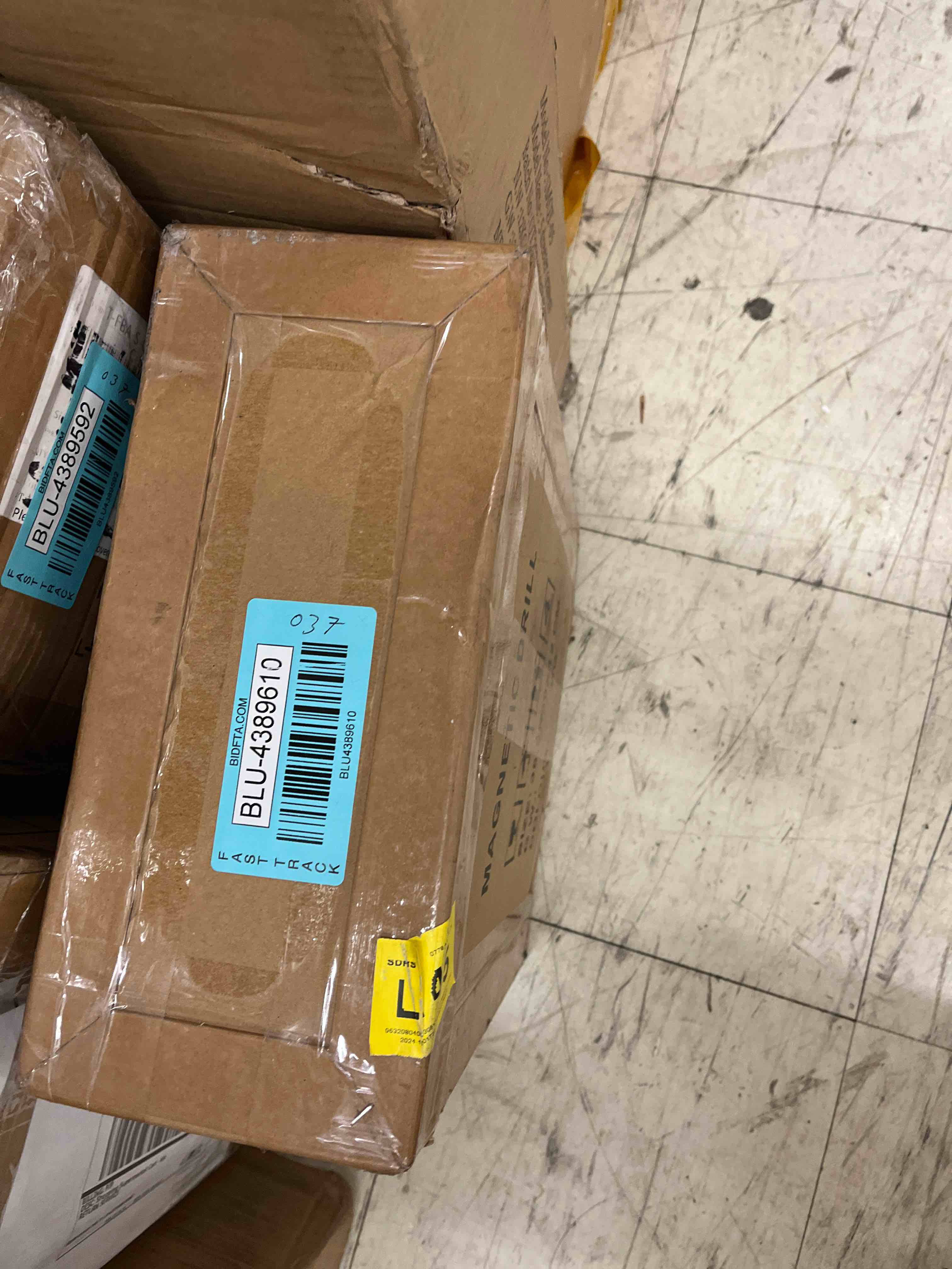 https://s3.amazonaws.com/lotting-images-prod/phillipi/BLU4389610_1736267209500.jpeg