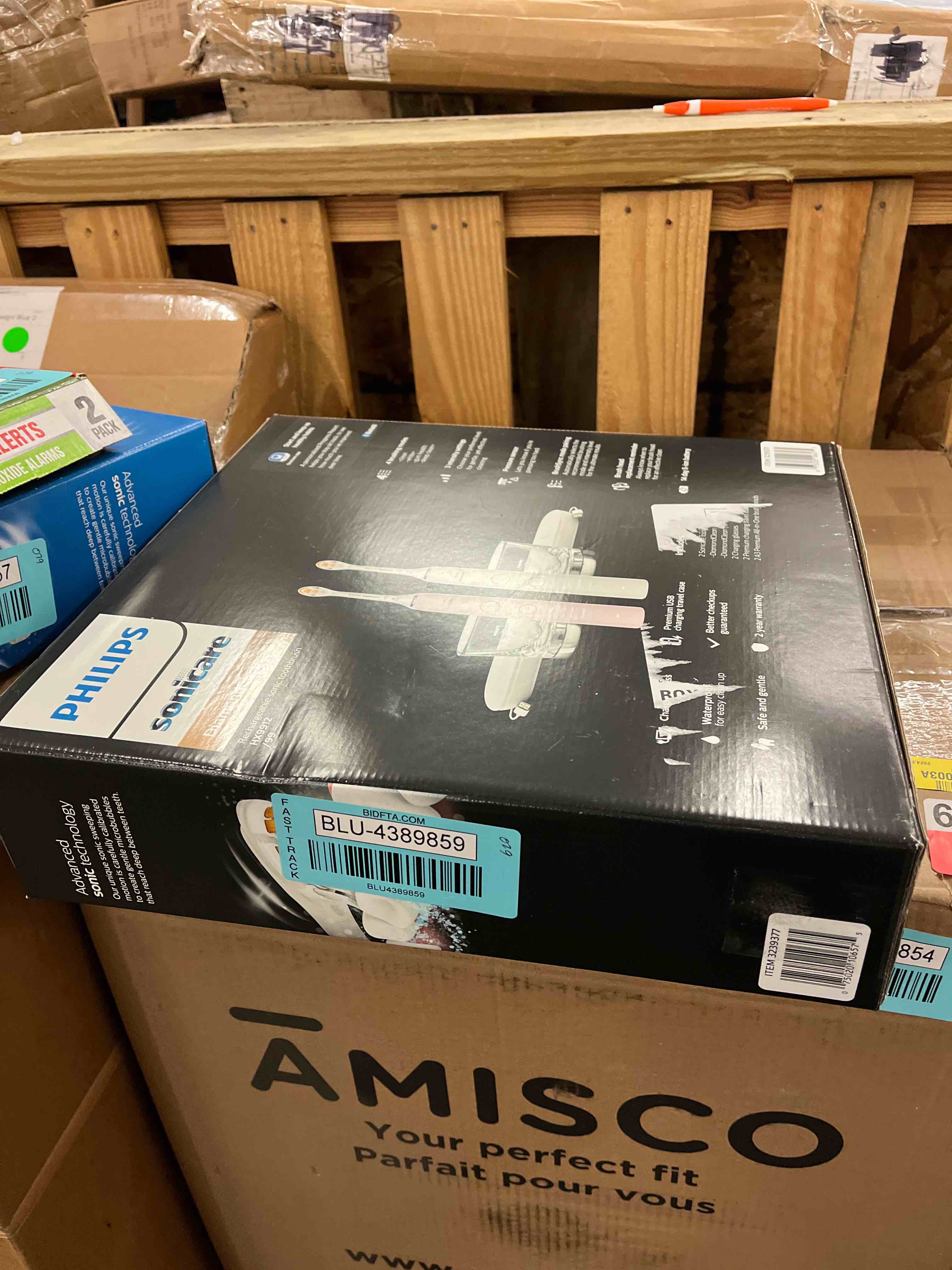 https://s3.amazonaws.com/lotting-images-prod/phillipi/BLU4389859_1736862541915.jpeg