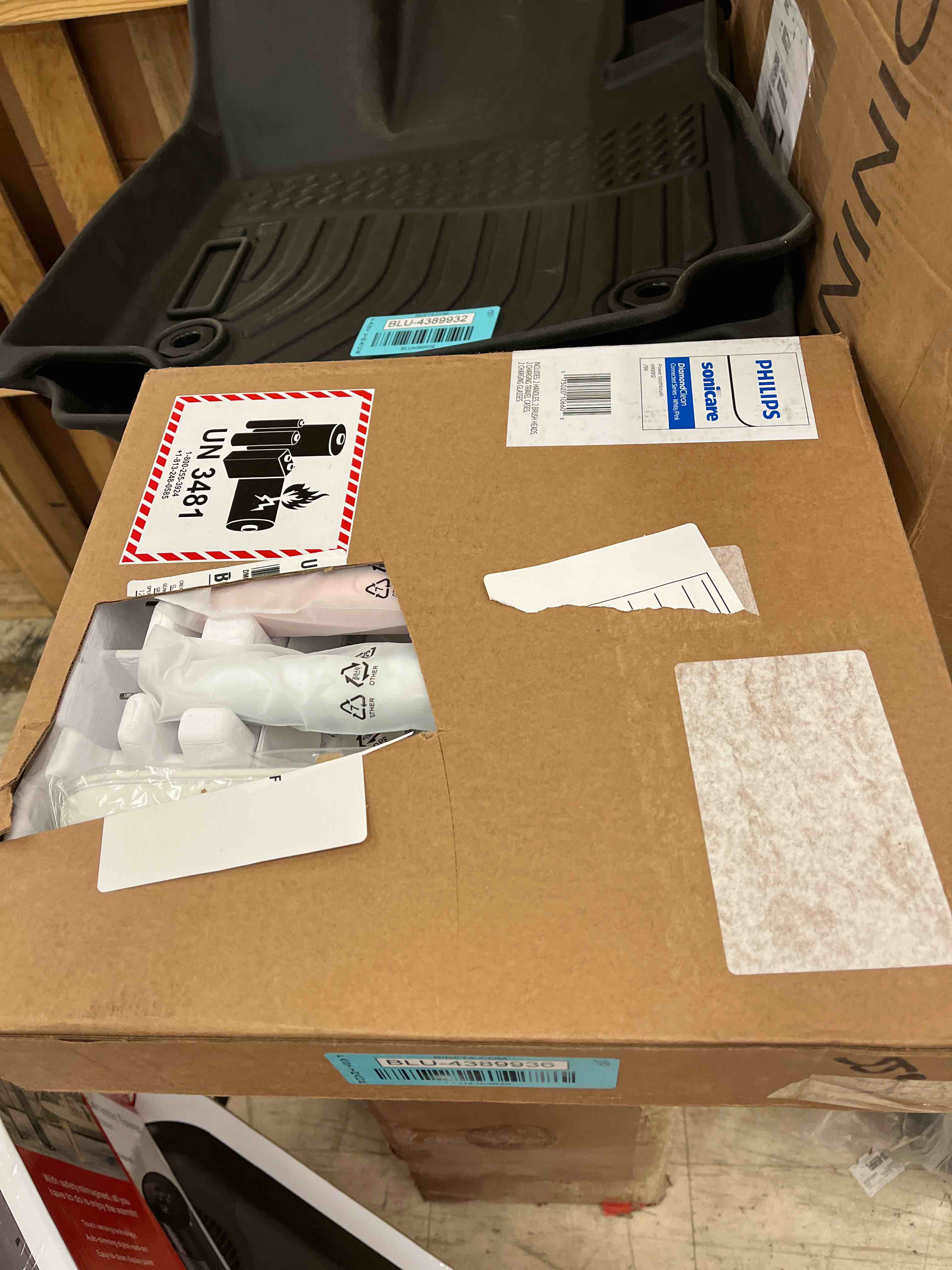 https://s3.amazonaws.com/lotting-images-prod/phillipi/BLU4389936_1736877179216.jpeg