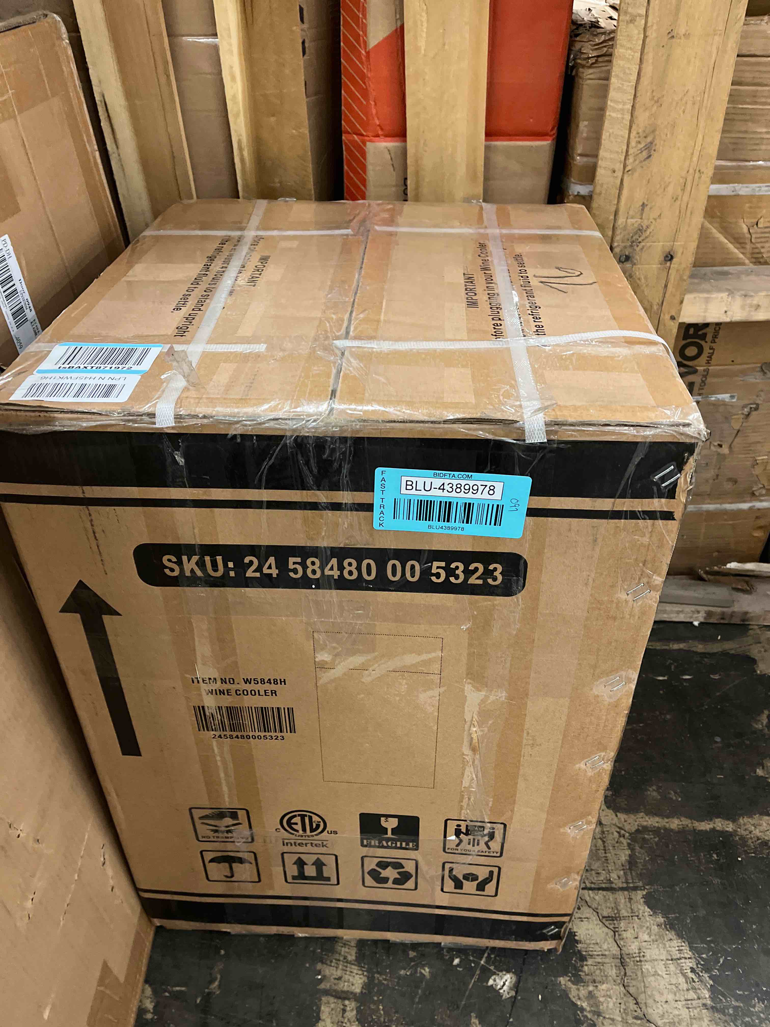 https://s3.amazonaws.com/lotting-images-prod/phillipi/BLU4389978_1737052219209.jpeg