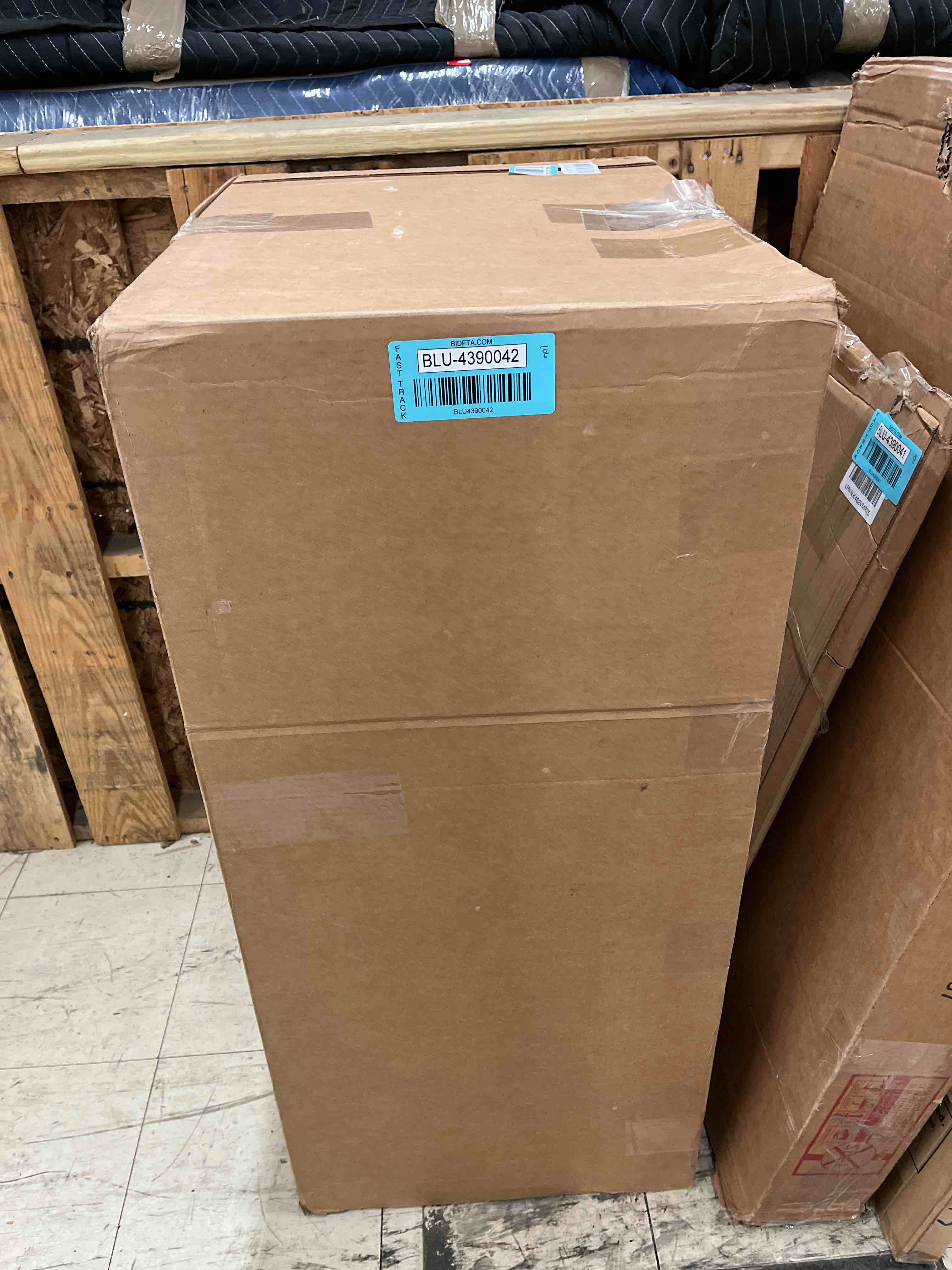 https://s3.amazonaws.com/lotting-images-prod/phillipi/BLU4390042_1737131902551.jpeg