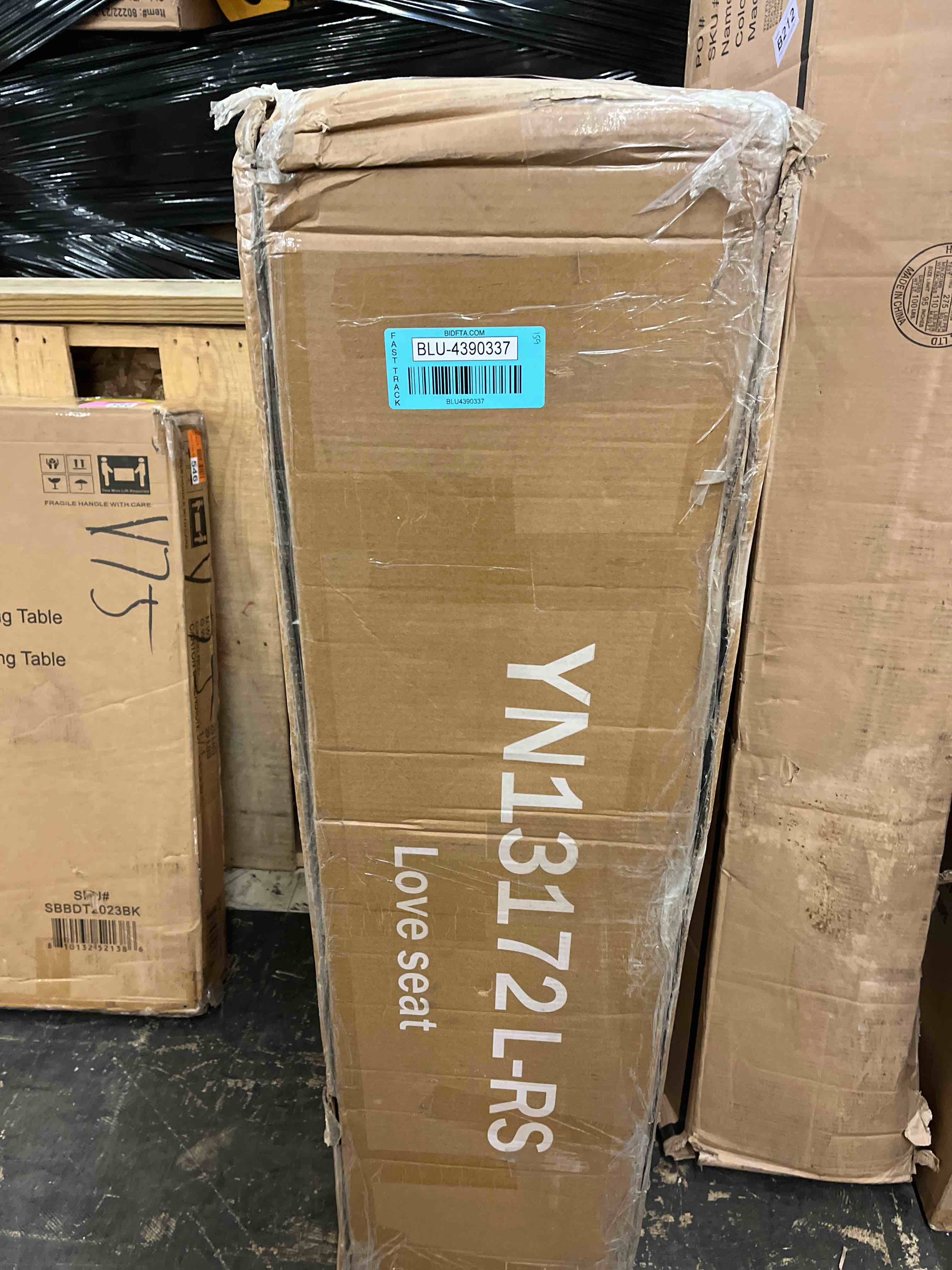 https://s3.amazonaws.com/lotting-images-prod/phillipi/BLU4390337_1737995422571.jpeg