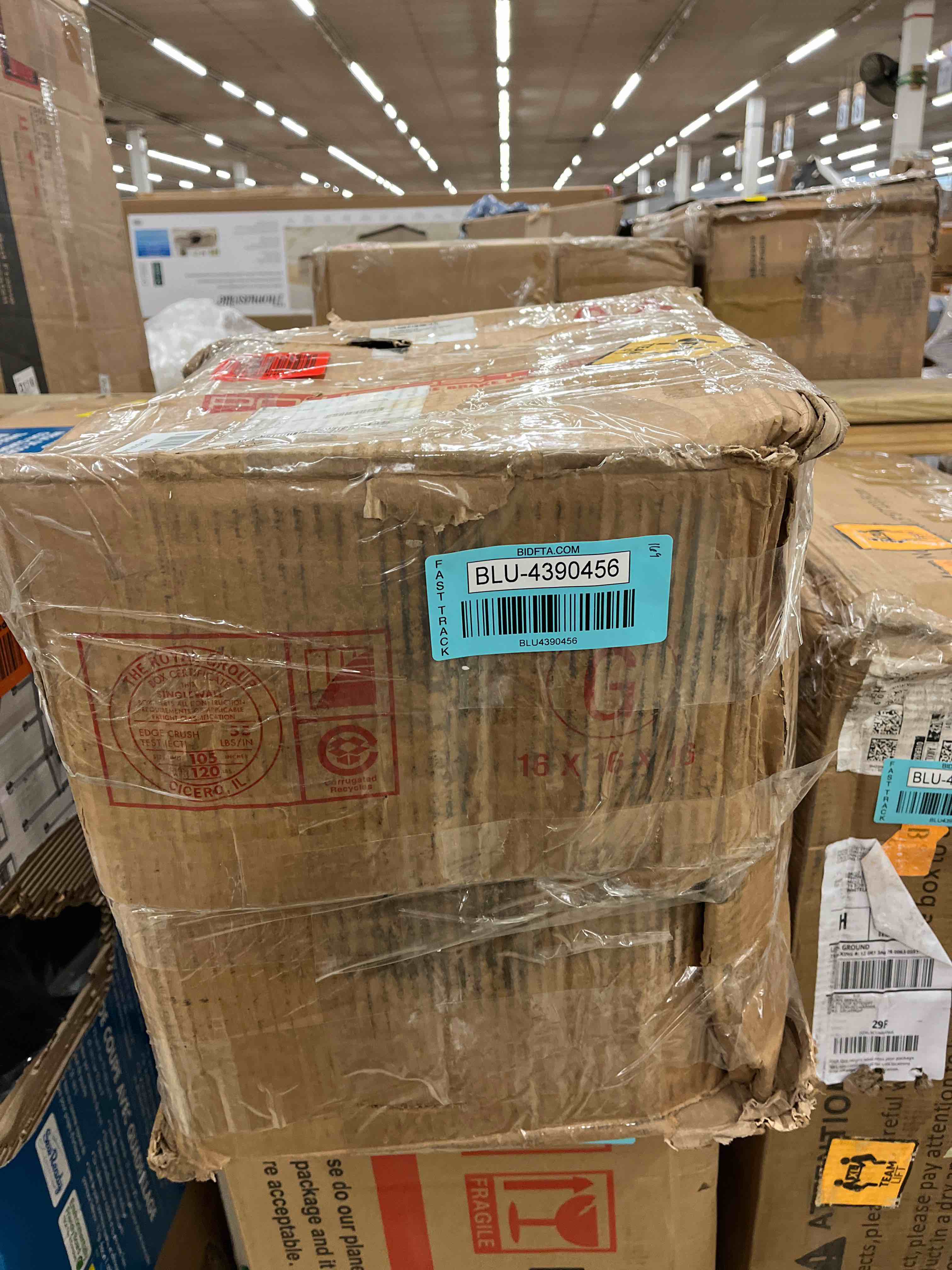 https://s3.amazonaws.com/lotting-images-prod/phillipi/BLU4390456_1738085620271.jpeg